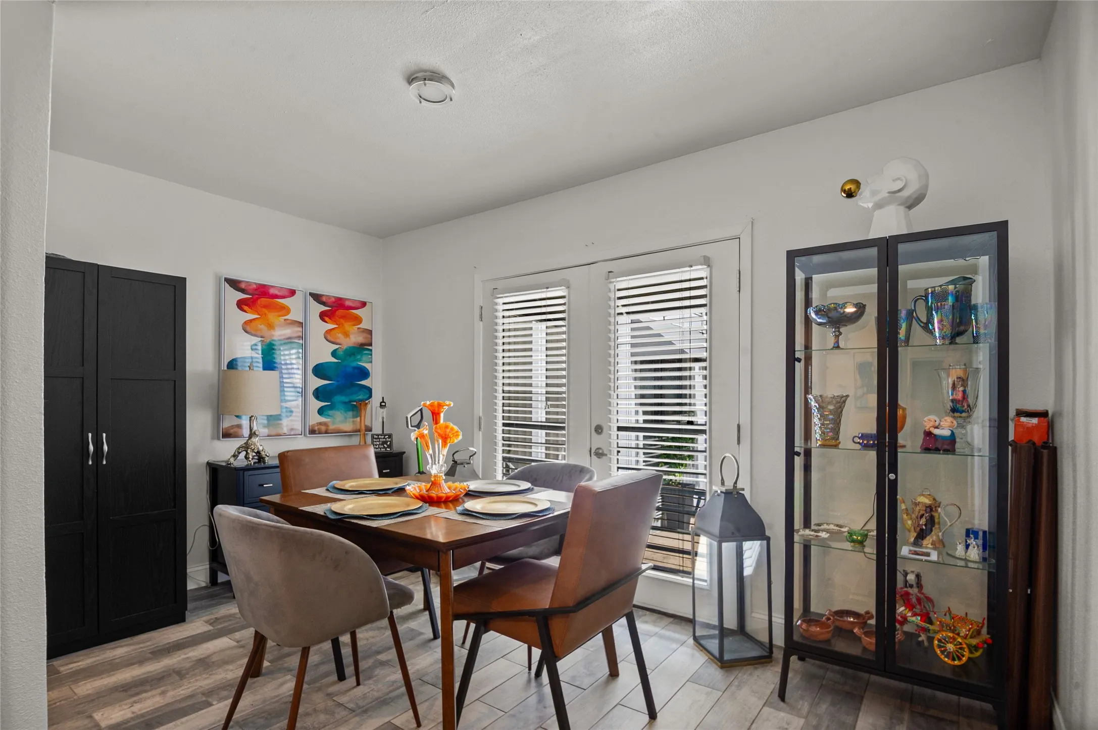 Condominium For Sale in Dallas County , 3116 Mahanna Street 1, Dallas, Texas 75235, 1 Bedroom, 1 Bathroom, Garage spaces, 723 Sqft, built in 1958, Price $150,000, mls#21341619, Real Estate Agent in Dallas, Homes For Sale in Dallas county, Homes For Sale in Dallas, Realtor in Dallas Texas, Real Estate Brokerage Independent Realty Texas, Luminita Cordes Realtor