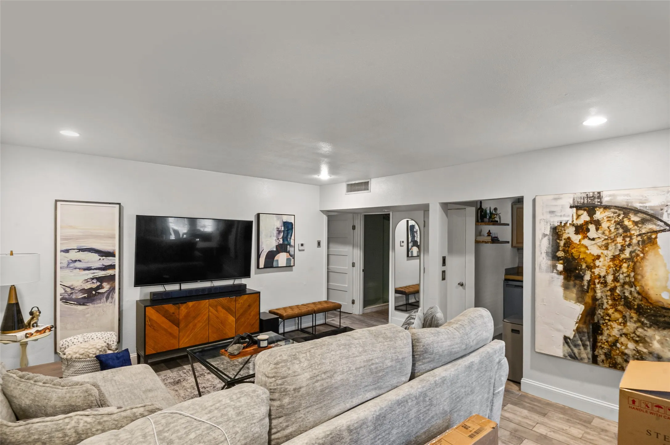 Condominium For Sale in Dallas County , 3116 Mahanna Street 1, Dallas, Texas 75235, 1 Bedroom, 1 Bathroom, Garage spaces, 723 Sqft, built in 1958, Price $150,000, mls#21341619, Real Estate Agent in Dallas, Homes For Sale in Dallas county, Homes For Sale in Dallas, Realtor in Dallas Texas, Real Estate Brokerage Independent Realty Texas, Luminita Cordes Realtor