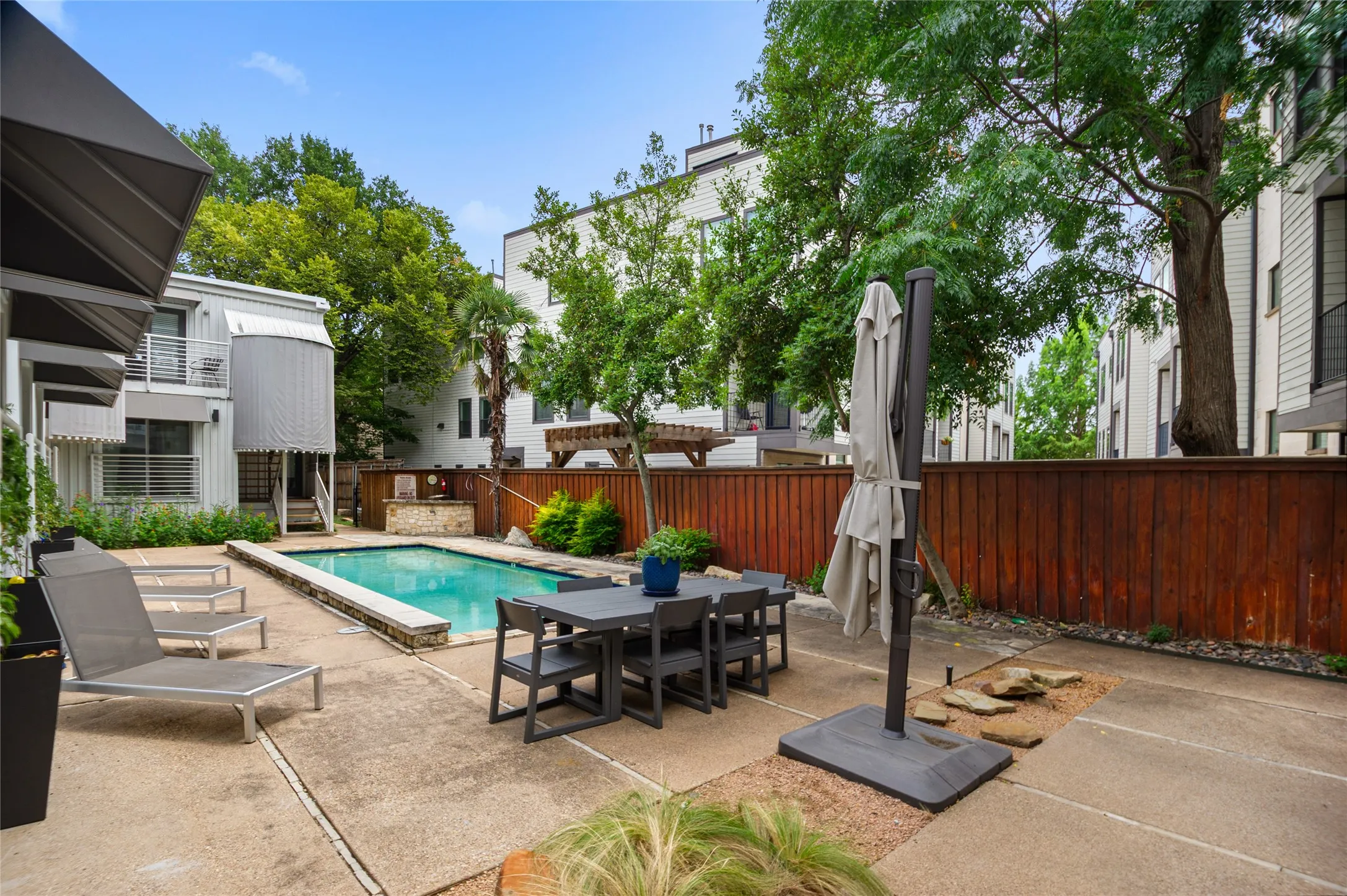 Condominium For Sale in Dallas County , 3116 Mahanna Street 1, Dallas, Texas 75235, 1 Bedroom, 1 Bathroom, Garage spaces, 723 Sqft, built in 1958, Price $150,000, mls#21341619, Real Estate Agent in Dallas, Homes For Sale in Dallas county, Homes For Sale in Dallas, Realtor in Dallas Texas, Real Estate Brokerage Independent Realty Texas, Luminita Cordes Realtor