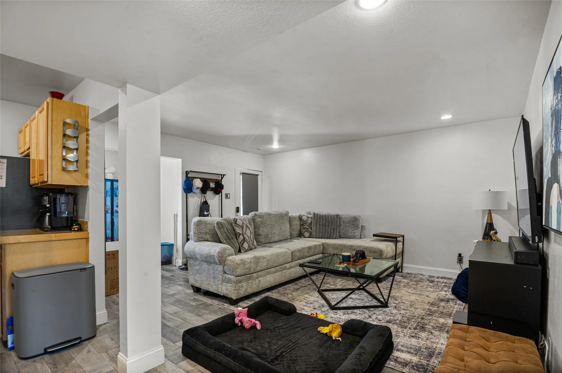 Condominium For Sale in Dallas County , 3116 Mahanna Street 1, Dallas, Texas 75235, 1 Bedroom, 1 Bathroom, Garage spaces, 723 Sqft, built in 1958, Price $150,000, mls#21341619, Real Estate Agent in Dallas, Homes For Sale in Dallas county, Homes For Sale in Dallas, Realtor in Dallas Texas, Real Estate Brokerage Independent Realty Texas, Luminita Cordes Realtor