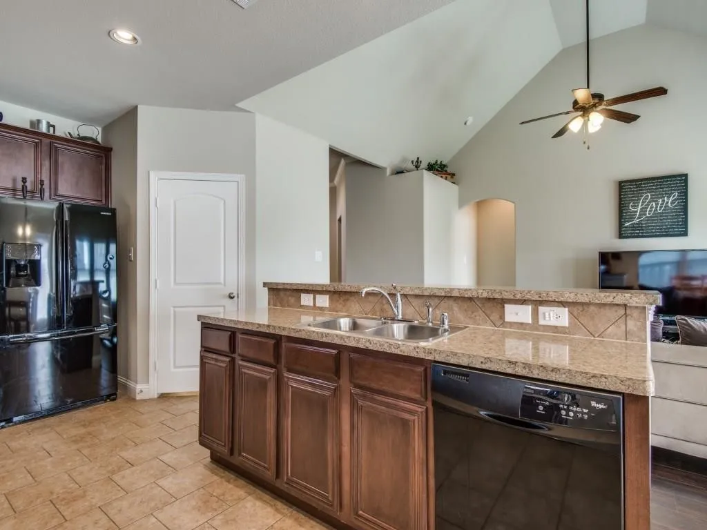 Single Family Residence For Rent in Collin County , 144 Mill Street, Anna, Texas 75409, 3 Bedroom, 2 Bathroom, 2 Garage spaces, 1,510 Sqft, built in 2012, mls#21342133, Real Estate Agent in Anna, Homes For Rent in Collin county, Homes For Rent in Anna, Realtor in Anna Texas, Real Estate Brokerage Independent Realty Texas, Luminita Cordes Realtor