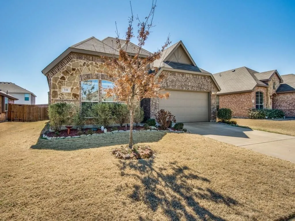 Single Family Residence For Rent in Collin County , 144 Mill Street, Anna, Texas 75409, 3 Bedroom, 2 Bathroom, 2 Garage spaces, 1,510 Sqft, built in 2012, mls#21342133, Real Estate Agent in Anna, Homes For Rent in Collin county, Homes For Rent in Anna, Realtor in Anna Texas, Real Estate Brokerage Independent Realty Texas, Luminita Cordes Realtor