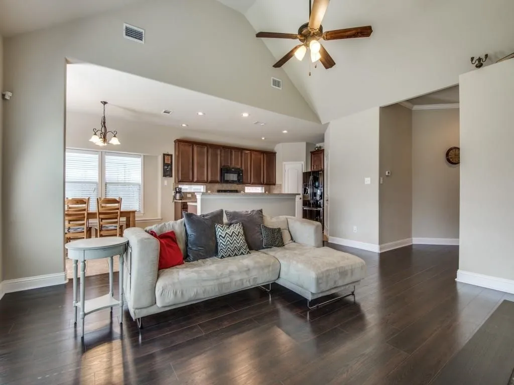 Single Family Residence For Rent in Collin County , 144 Mill Street, Anna, Texas 75409, 3 Bedroom, 2 Bathroom, 2 Garage spaces, 1,510 Sqft, built in 2012, mls#21342133, Real Estate Agent in Anna, Homes For Rent in Collin county, Homes For Rent in Anna, Realtor in Anna Texas, Real Estate Brokerage Independent Realty Texas, Luminita Cordes Realtor