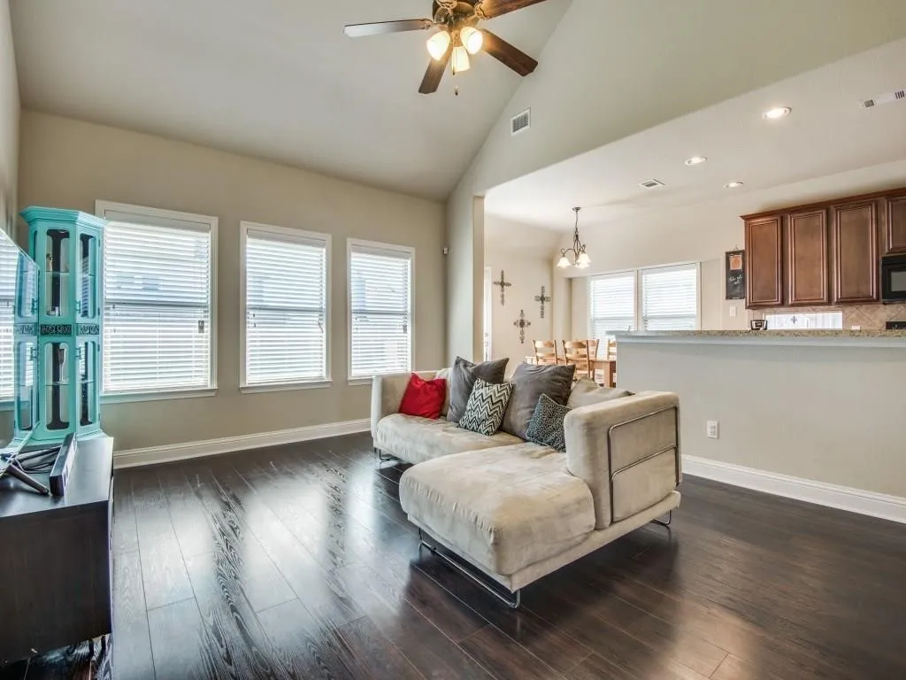 Single Family Residence For Rent in Collin County , 144 Mill Street, Anna, Texas 75409, 3 Bedroom, 2 Bathroom, 2 Garage spaces, 1,510 Sqft, built in 2012, mls#21342133, Real Estate Agent in Anna, Homes For Rent in Collin county, Homes For Rent in Anna, Realtor in Anna Texas, Real Estate Brokerage Independent Realty Texas, Luminita Cordes Realtor