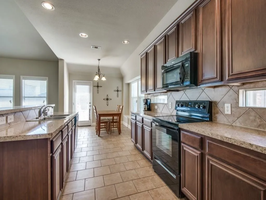 Single Family Residence For Rent in Collin County , 144 Mill Street, Anna, Texas 75409, 3 Bedroom, 2 Bathroom, 2 Garage spaces, 1,510 Sqft, built in 2012, mls#21342133, Real Estate Agent in Anna, Homes For Rent in Collin county, Homes For Rent in Anna, Realtor in Anna Texas, Real Estate Brokerage Independent Realty Texas, Luminita Cordes Realtor