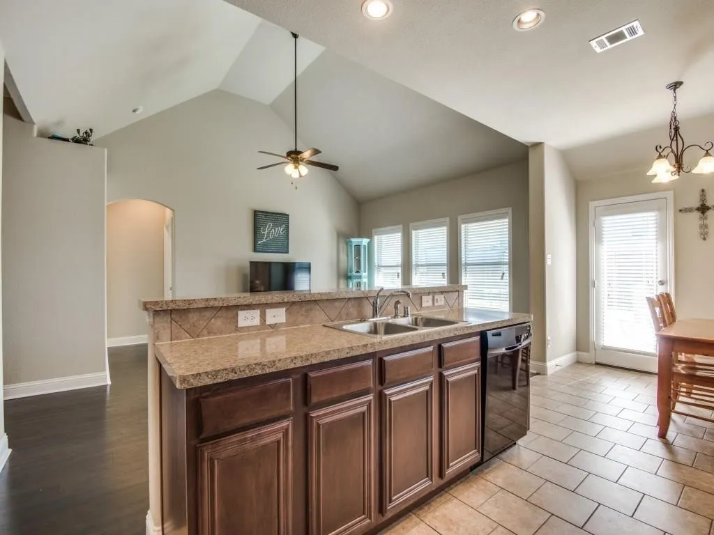 Single Family Residence For Rent in Collin County , 144 Mill Street, Anna, Texas 75409, 3 Bedroom, 2 Bathroom, 2 Garage spaces, 1,510 Sqft, built in 2012, mls#21342133, Real Estate Agent in Anna, Homes For Rent in Collin county, Homes For Rent in Anna, Realtor in Anna Texas, Real Estate Brokerage Independent Realty Texas, Luminita Cordes Realtor