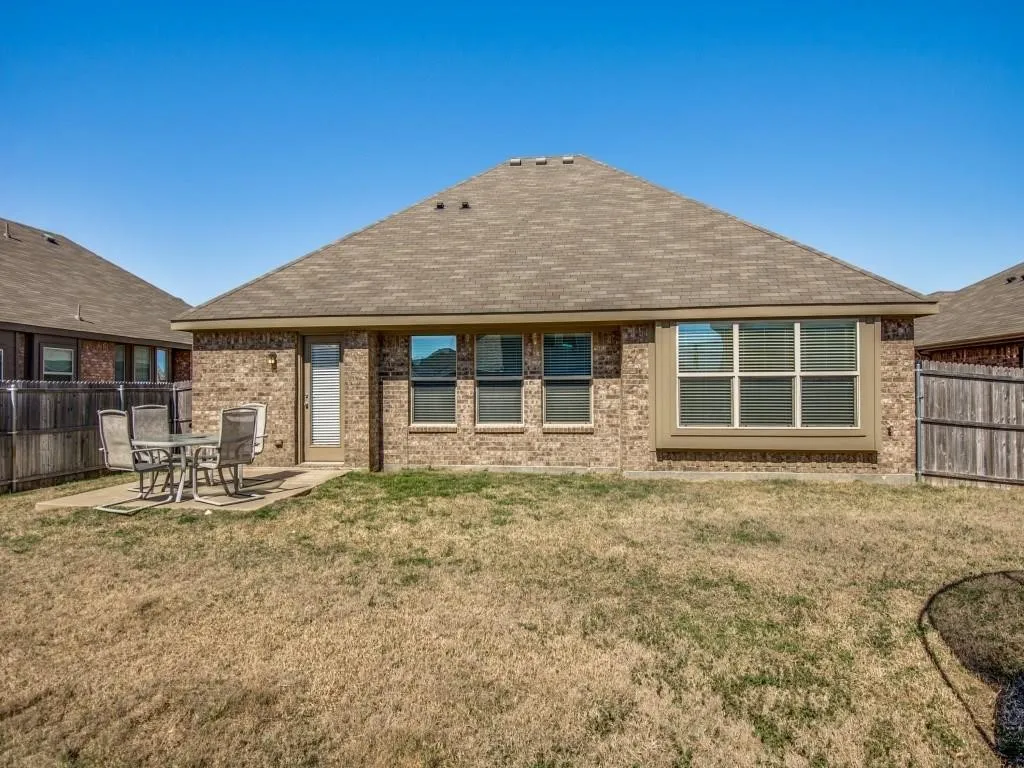 Single Family Residence For Rent in Collin County , 144 Mill Street, Anna, Texas 75409, 3 Bedroom, 2 Bathroom, 2 Garage spaces, 1,510 Sqft, built in 2012, mls#21342133, Real Estate Agent in Anna, Homes For Rent in Collin county, Homes For Rent in Anna, Realtor in Anna Texas, Real Estate Brokerage Independent Realty Texas, Luminita Cordes Realtor
