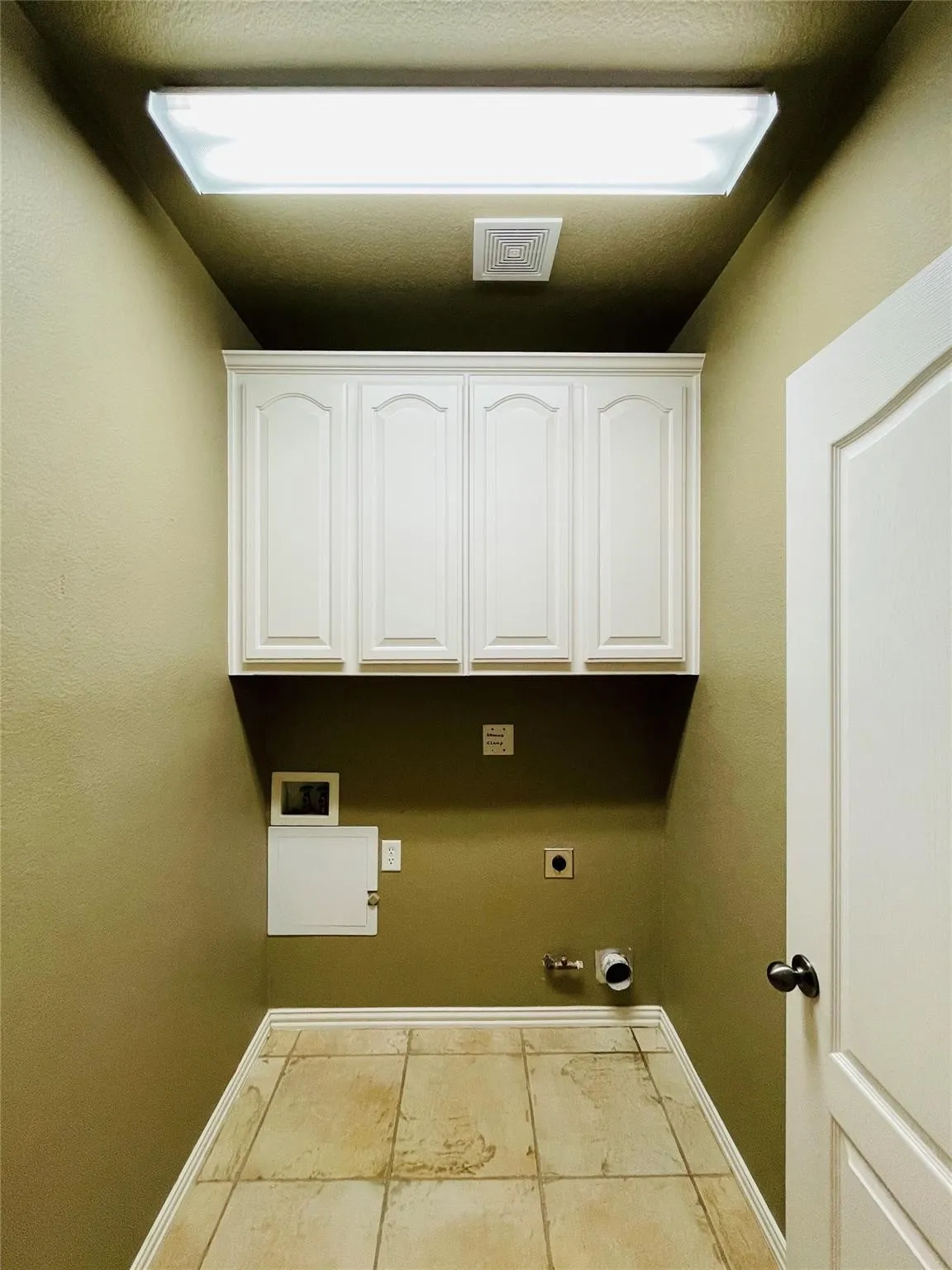 Single Family Residence For Rent in Collin County , 40 Emerald Pond Drive, Frisco, Texas 75034, 4 Bedroom, 4 Bathroom, 2 Garage spaces, 3,340 Sqft, built in 2002, mls#21342134, Real Estate Agent in Frisco, Homes For Rent in Collin county, Homes For Rent in Frisco, Realtor in Frisco Texas, Real Estate Brokerage Independent Realty Texas, Luminita Cordes Realtor