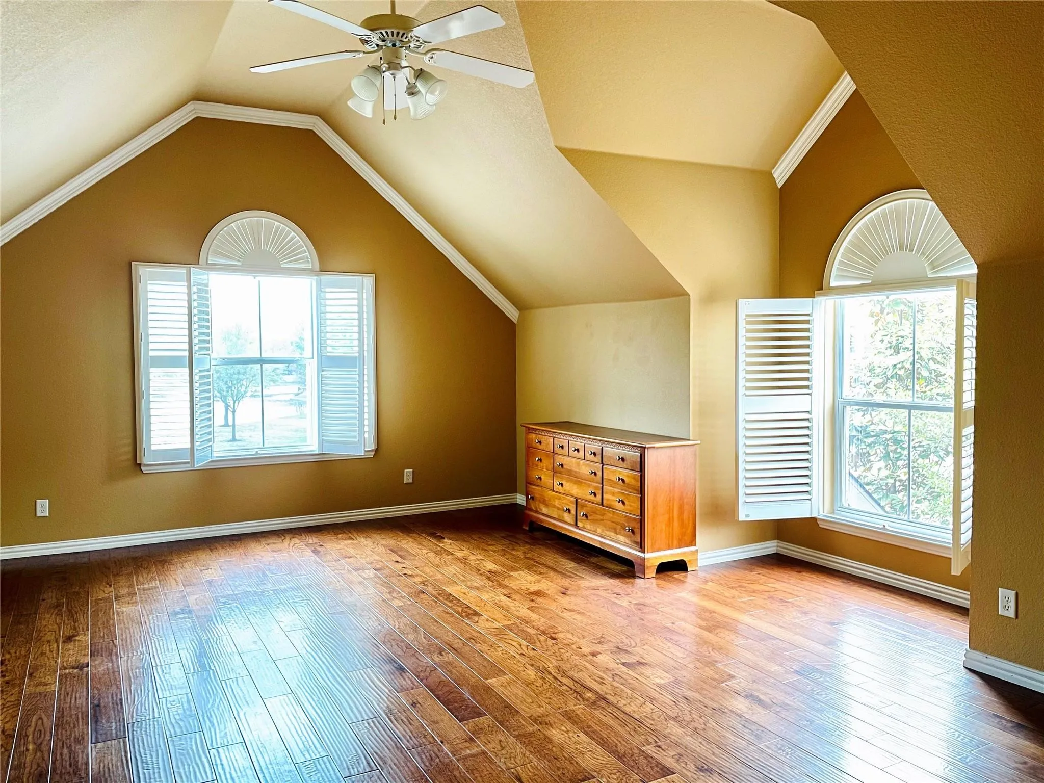 Single Family Residence For Rent in Collin County , 40 Emerald Pond Drive, Frisco, Texas 75034, 4 Bedroom, 4 Bathroom, 2 Garage spaces, 3,340 Sqft, built in 2002, mls#21342134, Real Estate Agent in Frisco, Homes For Rent in Collin county, Homes For Rent in Frisco, Realtor in Frisco Texas, Real Estate Brokerage Independent Realty Texas, Luminita Cordes Realtor