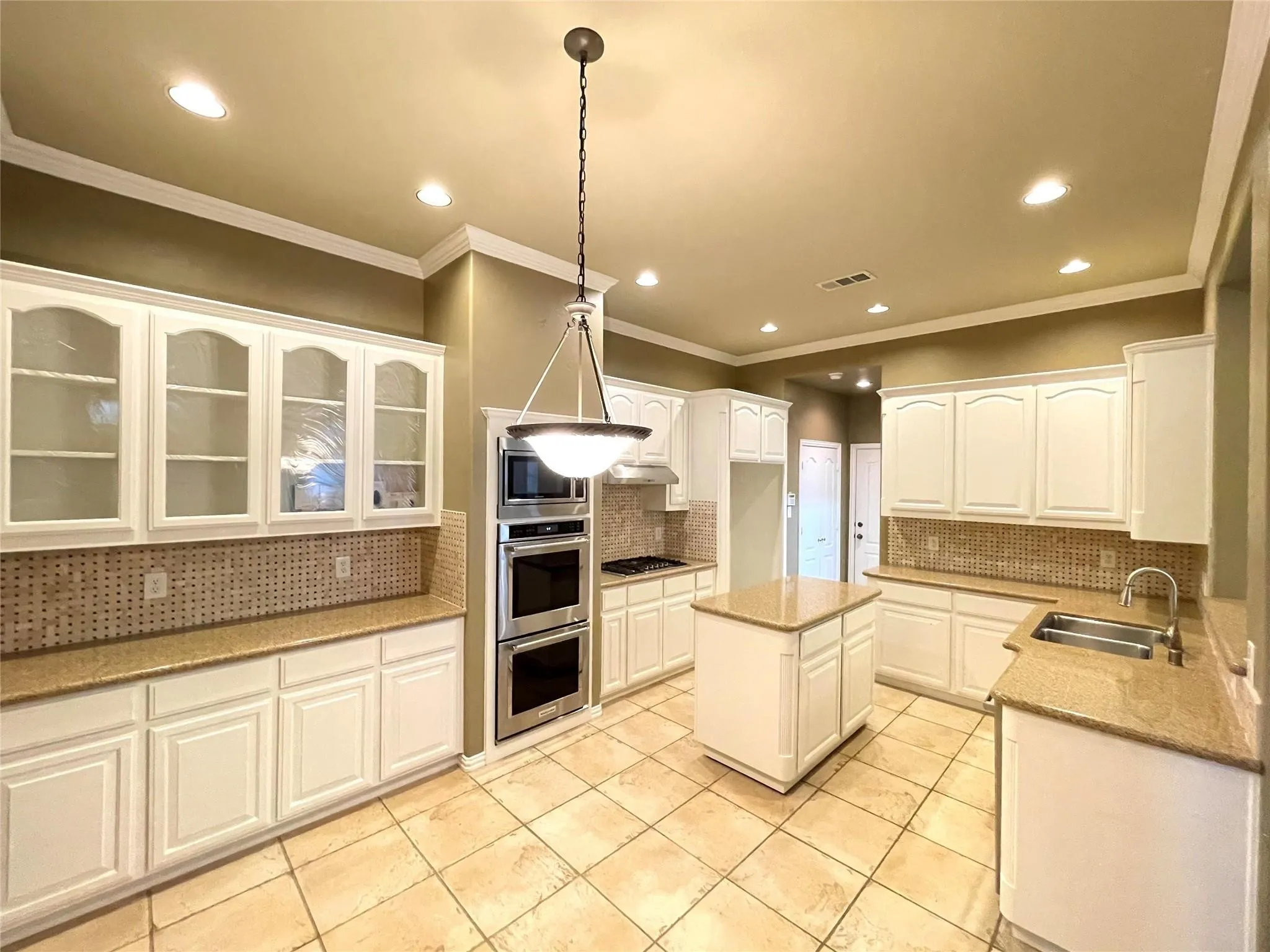 Single Family Residence For Rent in Collin County , 40 Emerald Pond Drive, Frisco, Texas 75034, 4 Bedroom, 4 Bathroom, 2 Garage spaces, 3,340 Sqft, built in 2002, mls#21342134, Real Estate Agent in Frisco, Homes For Rent in Collin county, Homes For Rent in Frisco, Realtor in Frisco Texas, Real Estate Brokerage Independent Realty Texas, Luminita Cordes Realtor