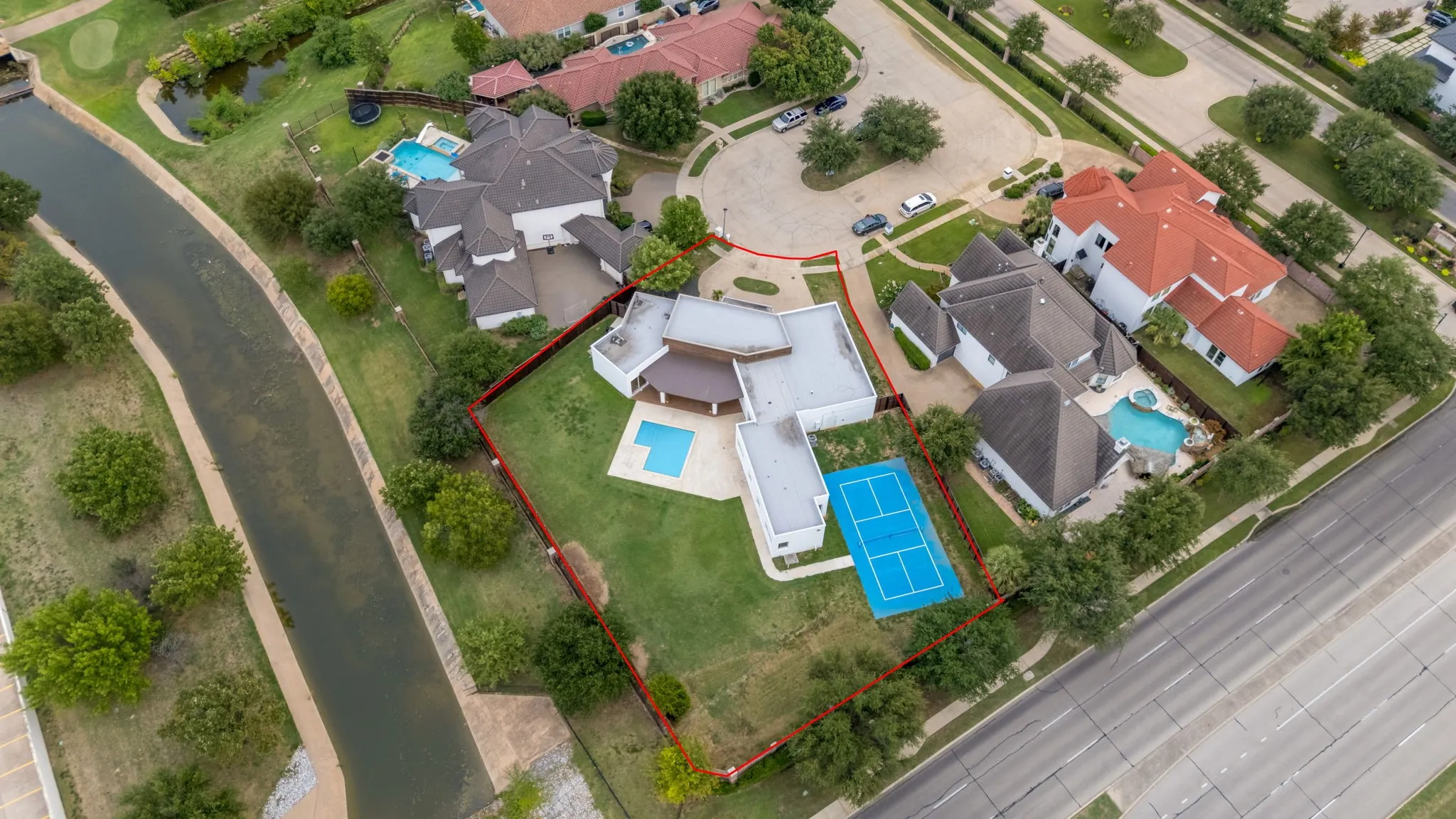 Single Family Residence For Sale in Dallas County , 2171 Hogan Drive, Irving, Texas 75038, 3 Bedroom, 4 Bathroom, 3 Garage spaces, 3,636 Sqft, built in 2013, mls#21341995, Real Estate Agent in Irving, Homes For Sale in Dallas county, Homes For Sale in Irving, Realtor in Irving Texas, Real Estate Brokerage Independent Realty Texas, Luminita Cordes Realtor