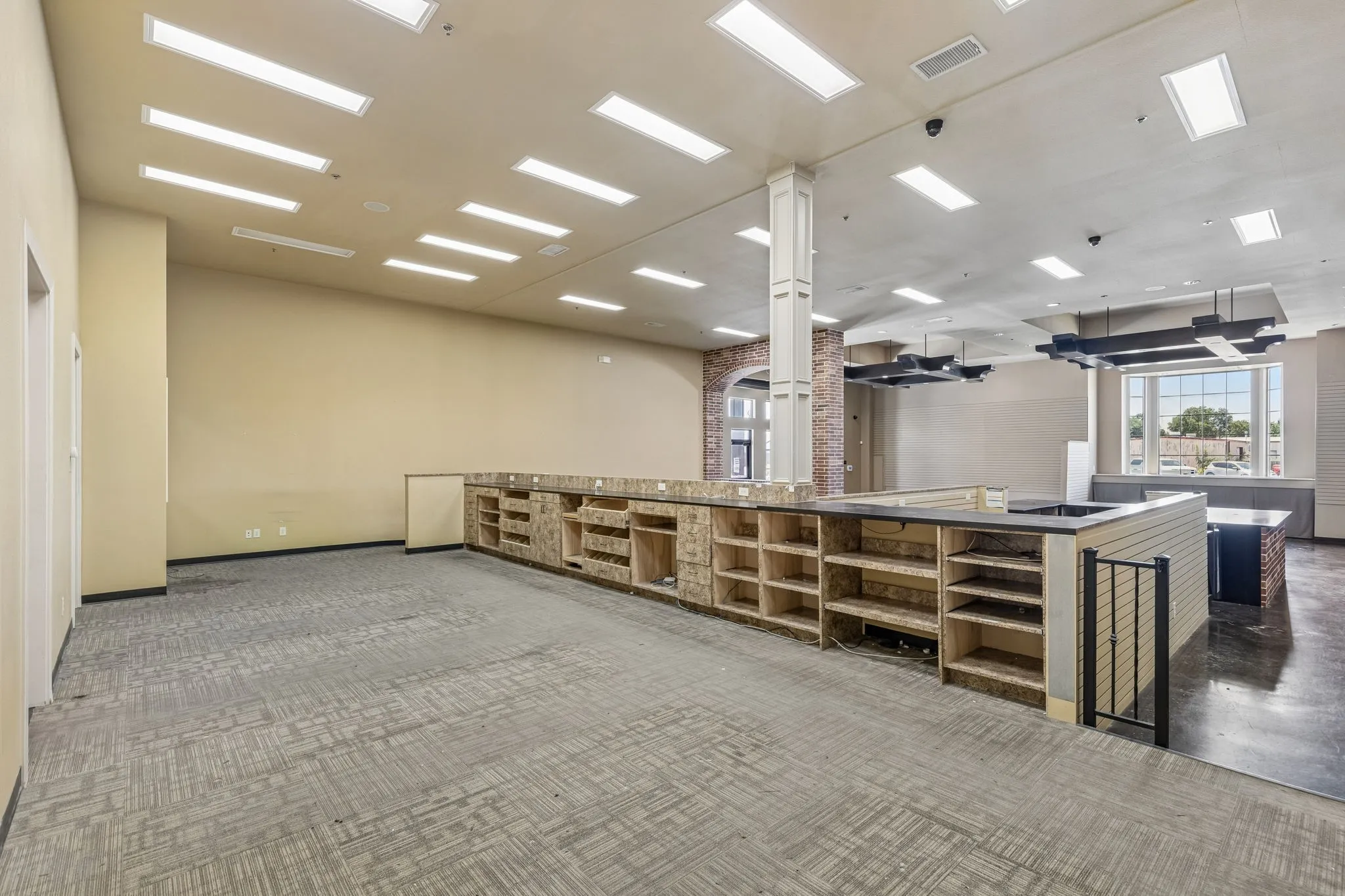 Retail For Sale in Denton County , 207 E Byron Nelson Boulevard, Roanoke, Texas 76262, 0, 0, Garage spaces, 0 Sqft, built in 2011, Price $1,750,000, mls#21341919, Real Estate Agent in Roanoke, Homes For Sale in Denton county, Homes For Sale in Roanoke, Realtor in Roanoke Texas, Real Estate Brokerage Independent Realty Texas, Luminita Cordes Realtor