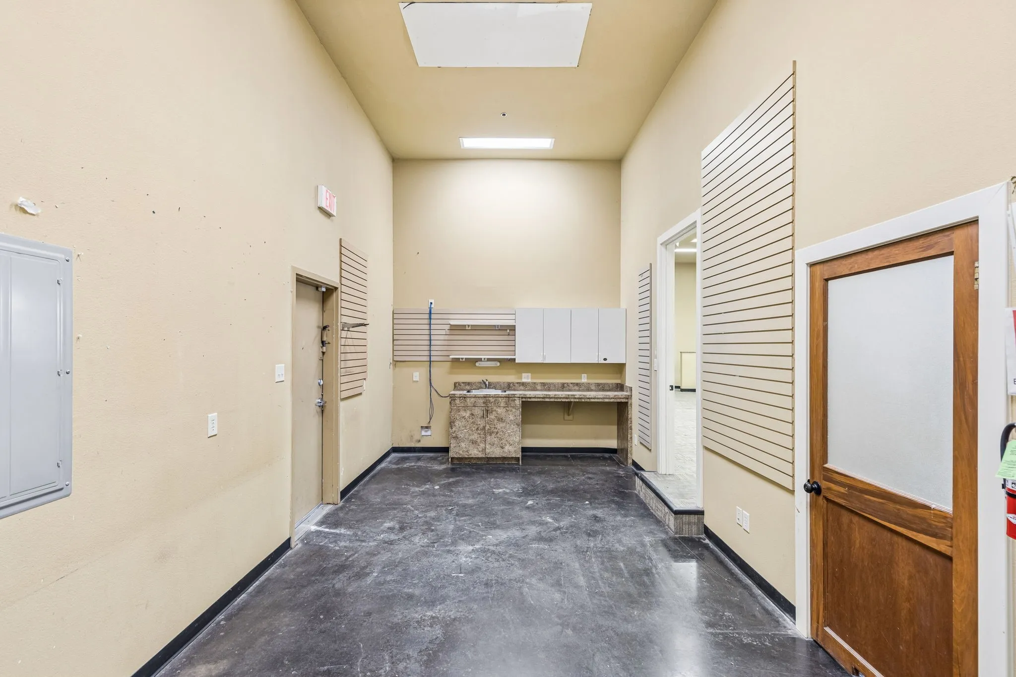 Retail For Sale in Denton County , 207 E Byron Nelson Boulevard, Roanoke, Texas 76262, 0, 0, Garage spaces, 0 Sqft, built in 2011, Price $1,750,000, mls#21341919, Real Estate Agent in Roanoke, Homes For Sale in Denton county, Homes For Sale in Roanoke, Realtor in Roanoke Texas, Real Estate Brokerage Independent Realty Texas, Luminita Cordes Realtor