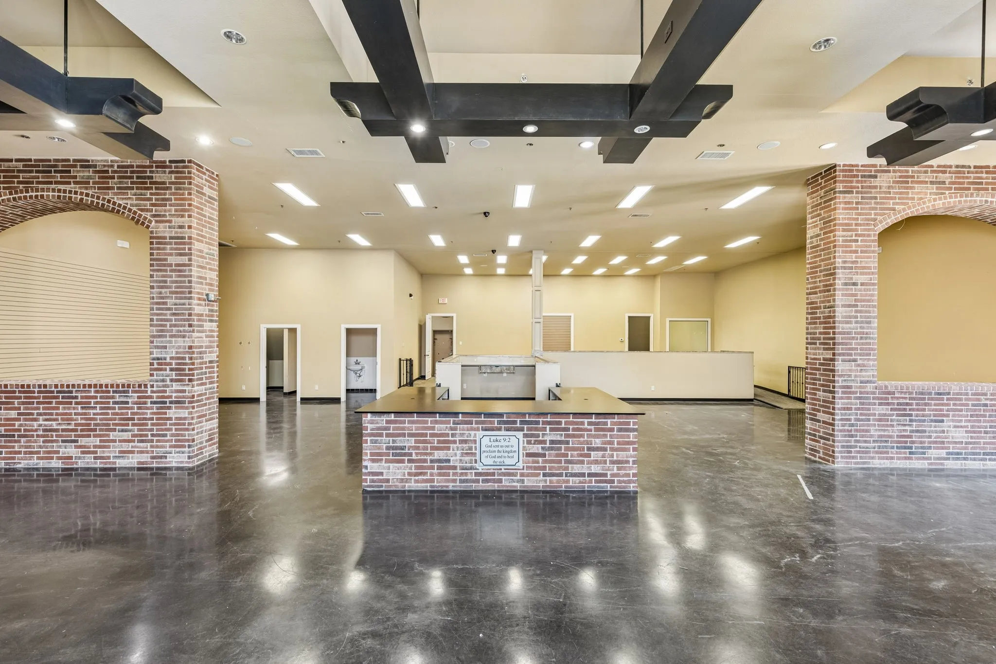 Retail For Sale in Denton County , 207 E Byron Nelson Boulevard, Roanoke, Texas 76262, 0, 0, Garage spaces, 0 Sqft, built in 2011, Price $1,750,000, mls#21341919, Real Estate Agent in Roanoke, Homes For Sale in Denton county, Homes For Sale in Roanoke, Realtor in Roanoke Texas, Real Estate Brokerage Independent Realty Texas, Luminita Cordes Realtor