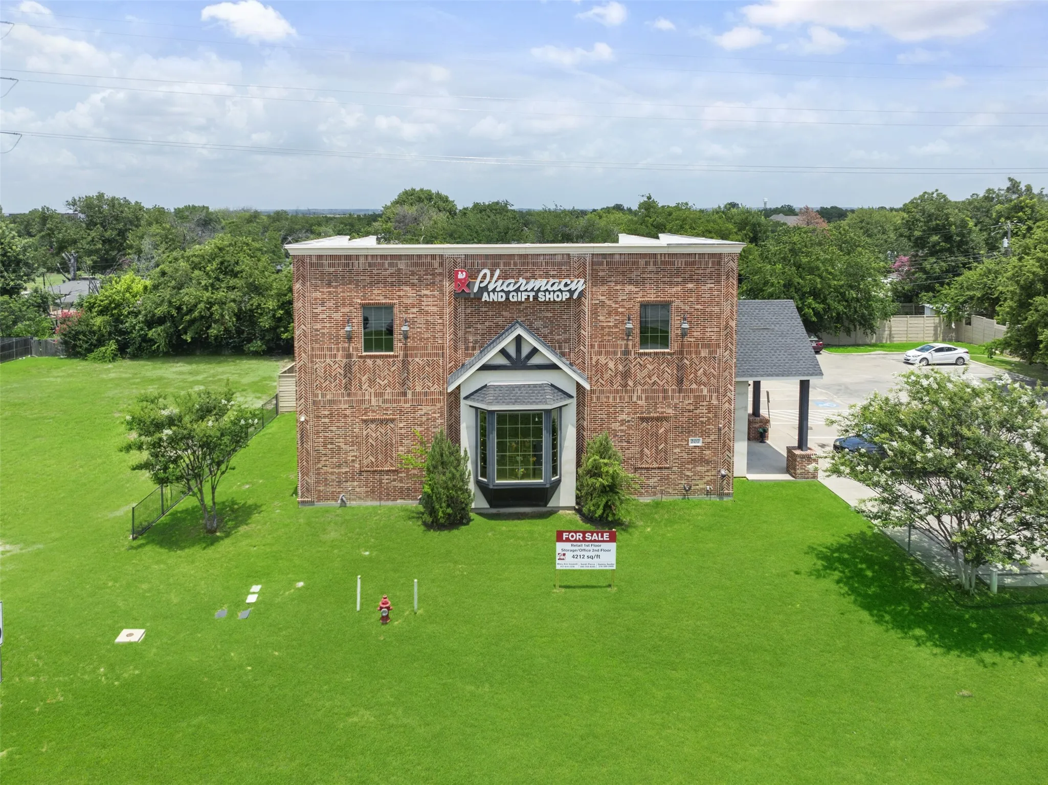 Retail For Sale in Denton County , 207 E Byron Nelson Boulevard, Roanoke, Texas 76262, 0, 0, Garage spaces, 0 Sqft, built in 2011, Price $1,750,000, mls#21341919, Real Estate Agent in Roanoke, Homes For Sale in Denton county, Homes For Sale in Roanoke, Realtor in Roanoke Texas, Real Estate Brokerage Independent Realty Texas, Luminita Cordes Realtor
