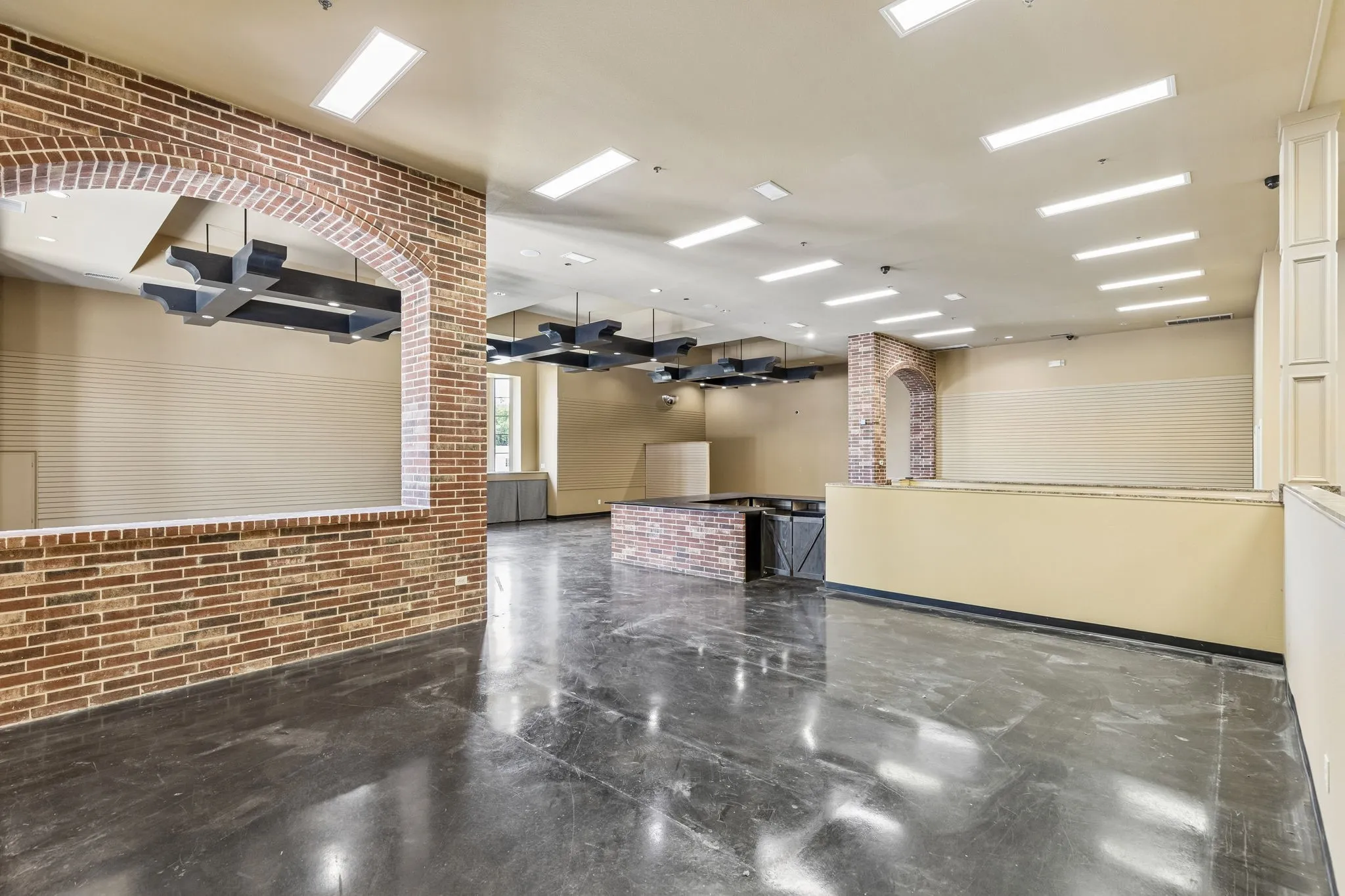 Retail For Sale in Denton County , 207 E Byron Nelson Boulevard, Roanoke, Texas 76262, 0, 0, Garage spaces, 0 Sqft, built in 2011, Price $1,750,000, mls#21341919, Real Estate Agent in Roanoke, Homes For Sale in Denton county, Homes For Sale in Roanoke, Realtor in Roanoke Texas, Real Estate Brokerage Independent Realty Texas, Luminita Cordes Realtor