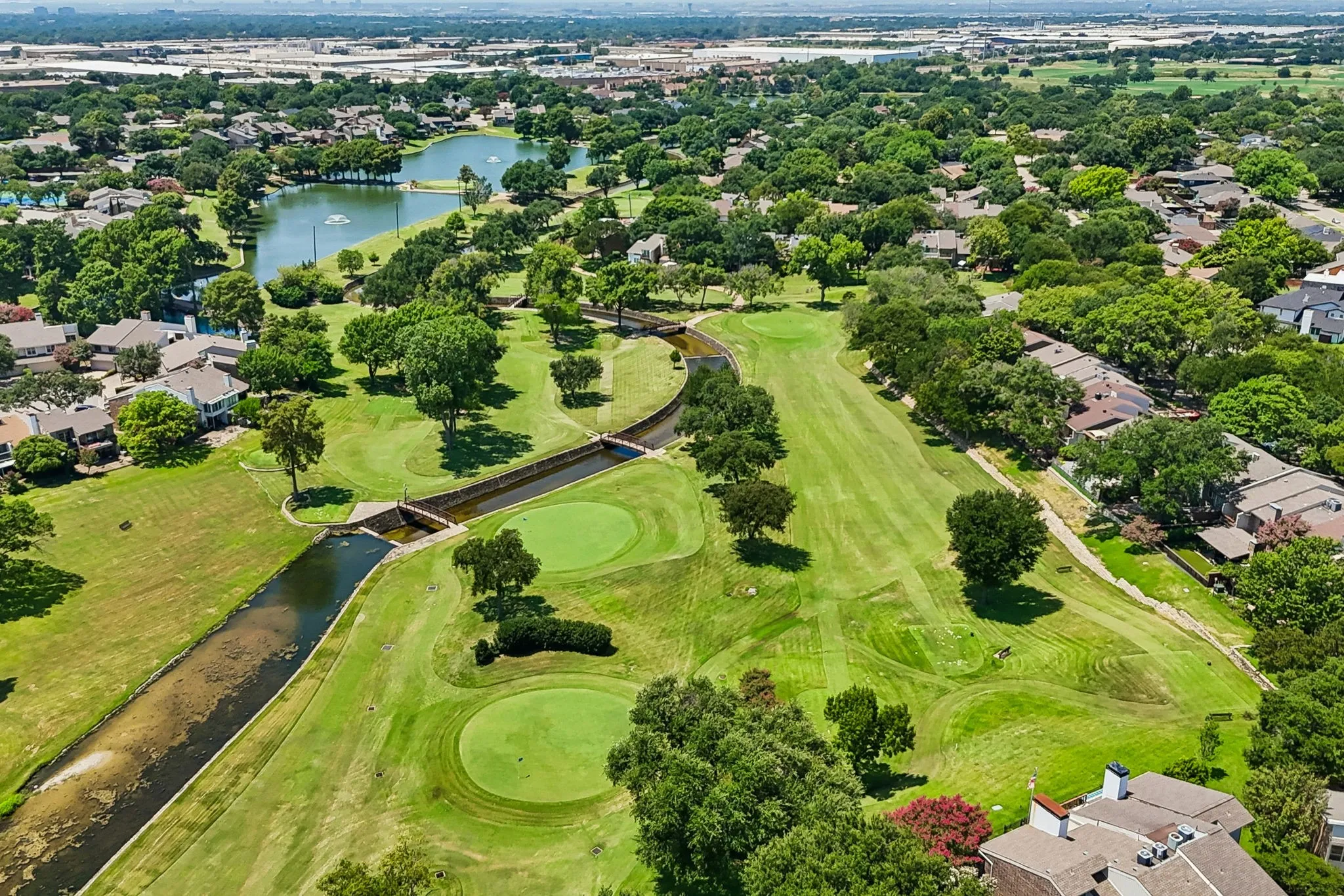 Single Family Residence For Sale in Dallas County , 2813 Raintree Drive, Carrollton, Texas 75006, 3 Bedroom, 3 Bathroom, 2 Garage spaces, 2,922 Sqft, built in 1973, mls#21341957, Real Estate Agent in Carrollton, Homes For Sale in Dallas county, Homes For Sale in Carrollton, Realtor in Carrollton Texas, Real Estate Brokerage Independent Realty Texas, Luminita Cordes Realtor