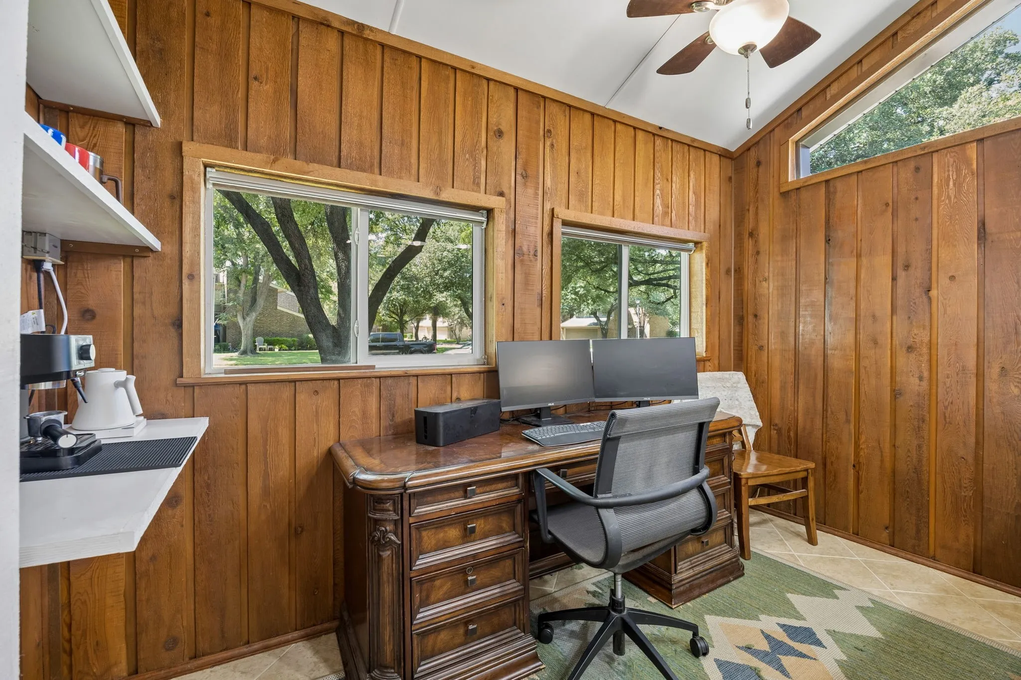 Single Family Residence For Sale in Dallas County , 2813 Raintree Drive, Carrollton, Texas 75006, 3 Bedroom, 3 Bathroom, 2 Garage spaces, 2,922 Sqft, built in 1973, mls#21341957, Real Estate Agent in Carrollton, Homes For Sale in Dallas county, Homes For Sale in Carrollton, Realtor in Carrollton Texas, Real Estate Brokerage Independent Realty Texas, Luminita Cordes Realtor