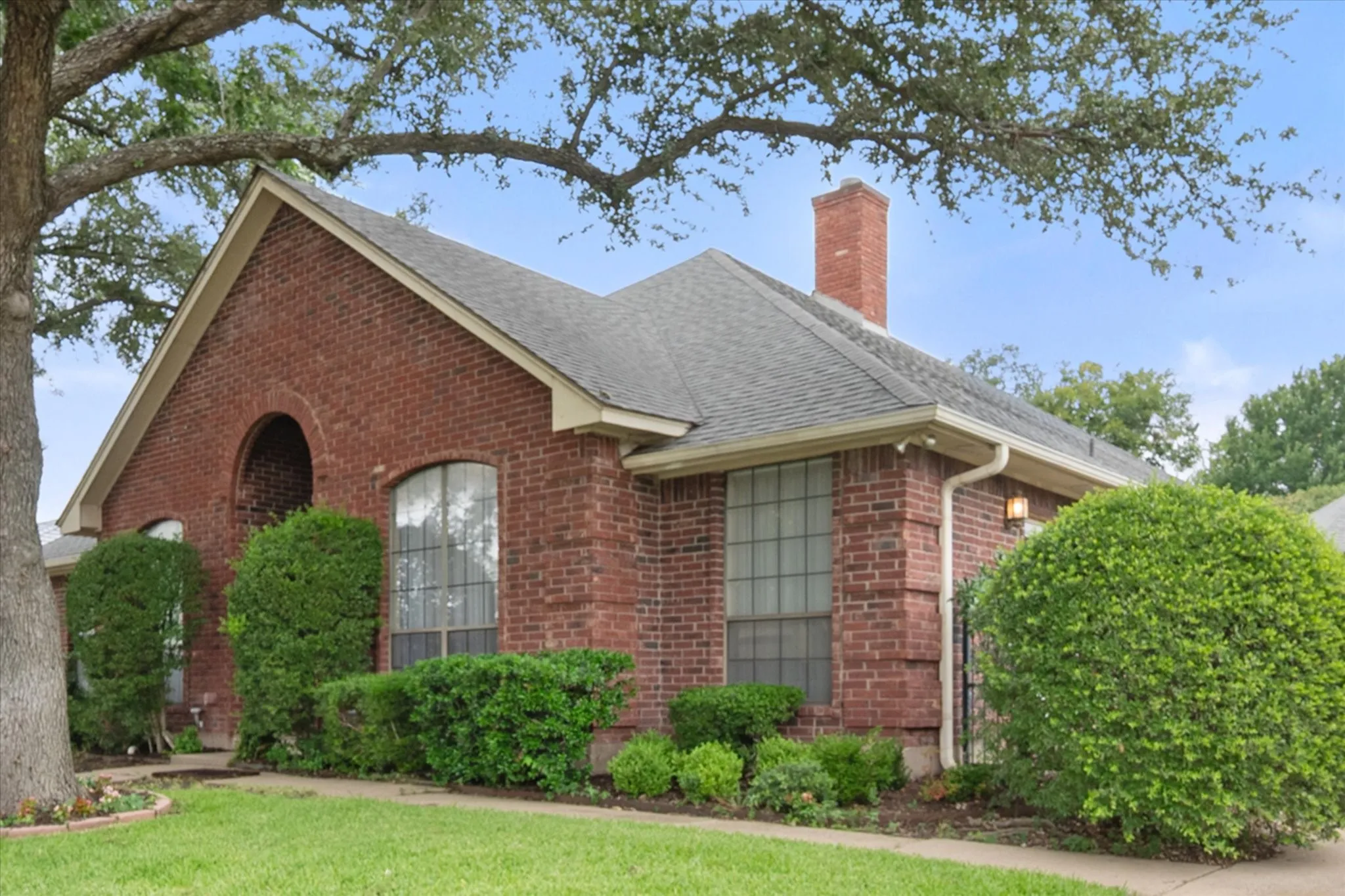 Custom Brick home in Highly Desirable, Mature Neighborhood close to parks, hwys, entertainment, sports, food