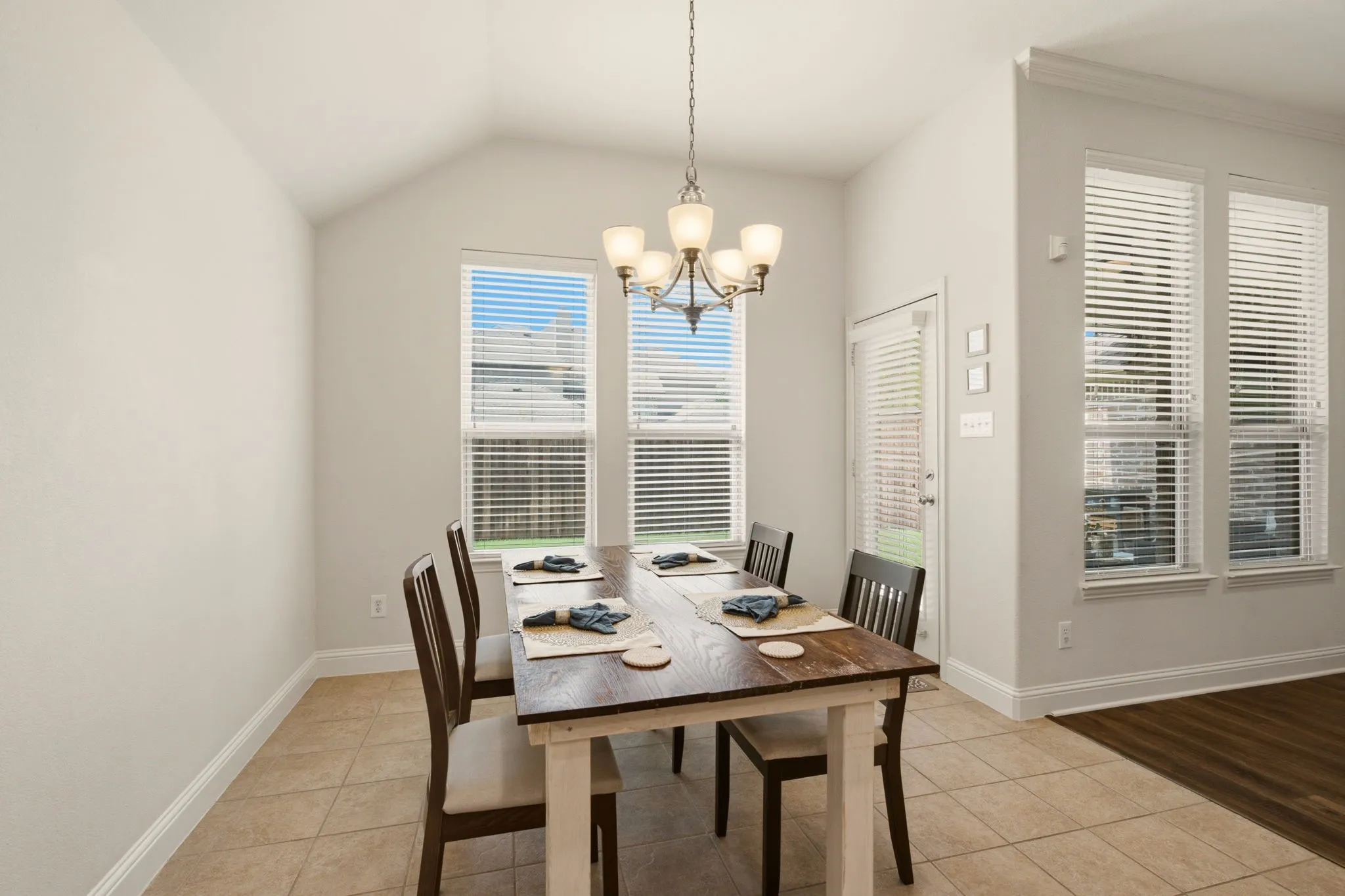 Single Family Residence For Sale in Collin County , 15841 River Glen Drive, Frisco, Texas 75035, 4 Bedroom, 3 Bathroom, 2 Garage spaces, 2,339 Sqft, built in 2011, mls#21338010, Real Estate Agent in Frisco, Homes For Sale in Collin county, Homes For Sale in Frisco, Realtor in Frisco Texas, Real Estate Brokerage Independent Realty Texas, Luminita Cordes Realtor