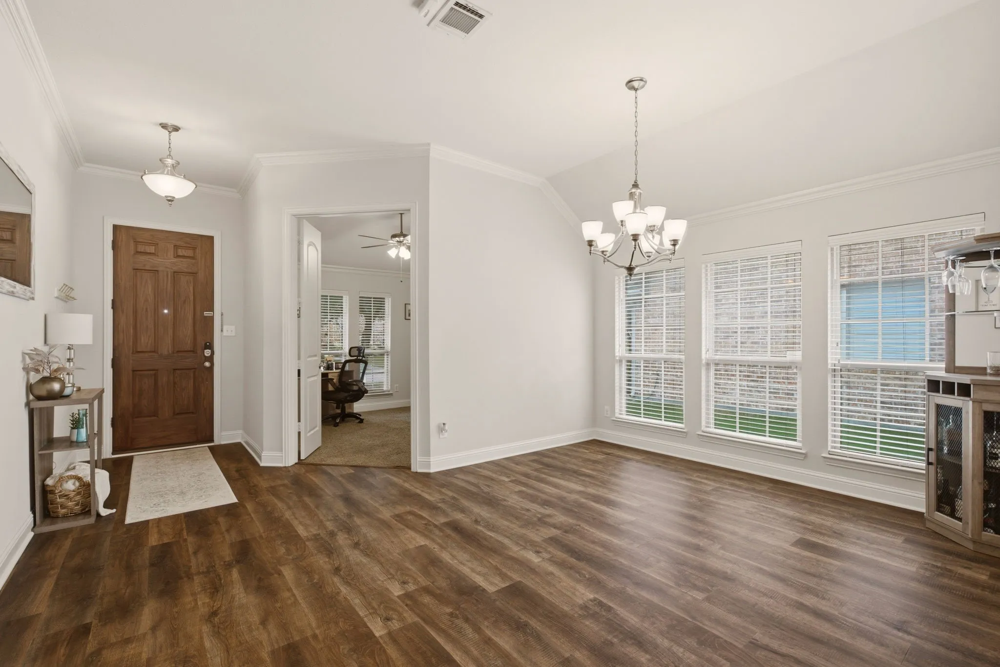 Single Family Residence For Sale in Collin County , 15841 River Glen Drive, Frisco, Texas 75035, 4 Bedroom, 3 Bathroom, 2 Garage spaces, 2,339 Sqft, built in 2011, mls#21338010, Real Estate Agent in Frisco, Homes For Sale in Collin county, Homes For Sale in Frisco, Realtor in Frisco Texas, Real Estate Brokerage Independent Realty Texas, Luminita Cordes Realtor