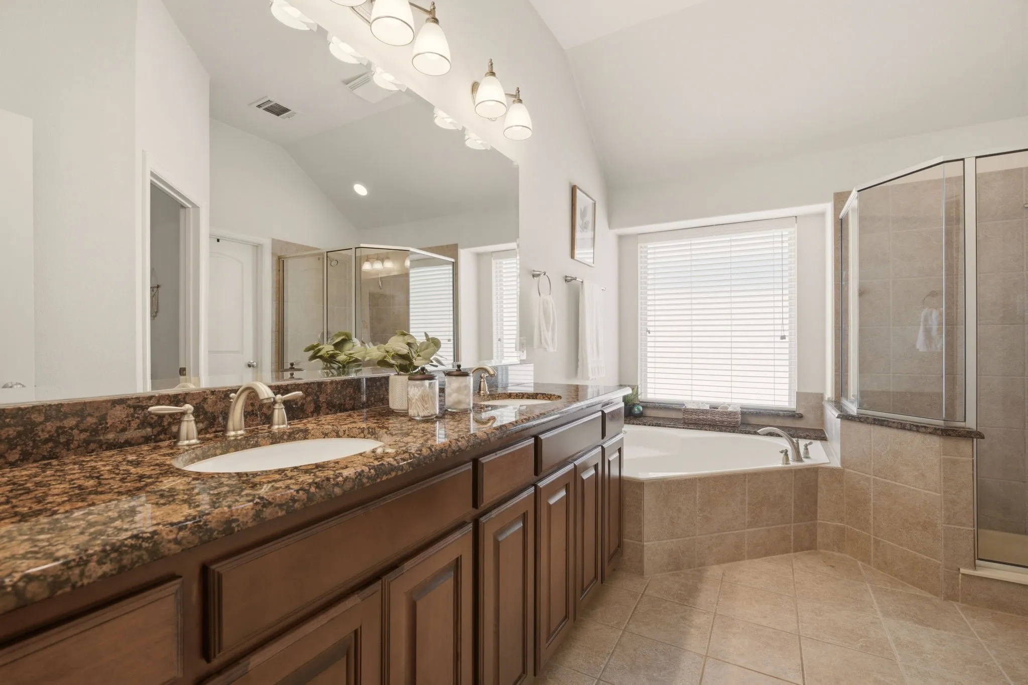 Single Family Residence For Sale in Collin County , 15841 River Glen Drive, Frisco, Texas 75035, 4 Bedroom, 3 Bathroom, 2 Garage spaces, 2,339 Sqft, built in 2011, mls#21338010, Real Estate Agent in Frisco, Homes For Sale in Collin county, Homes For Sale in Frisco, Realtor in Frisco Texas, Real Estate Brokerage Independent Realty Texas, Luminita Cordes Realtor