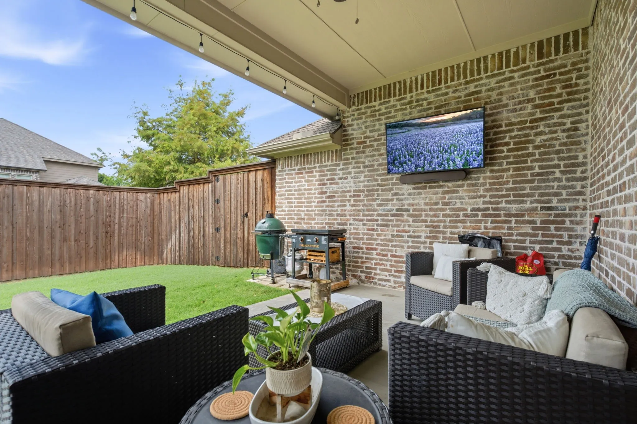 Single Family Residence For Sale in Collin County , 15841 River Glen Drive, Frisco, Texas 75035, 4 Bedroom, 3 Bathroom, 2 Garage spaces, 2,339 Sqft, built in 2011, mls#21338010, Real Estate Agent in Frisco, Homes For Sale in Collin county, Homes For Sale in Frisco, Realtor in Frisco Texas, Real Estate Brokerage Independent Realty Texas, Luminita Cordes Realtor