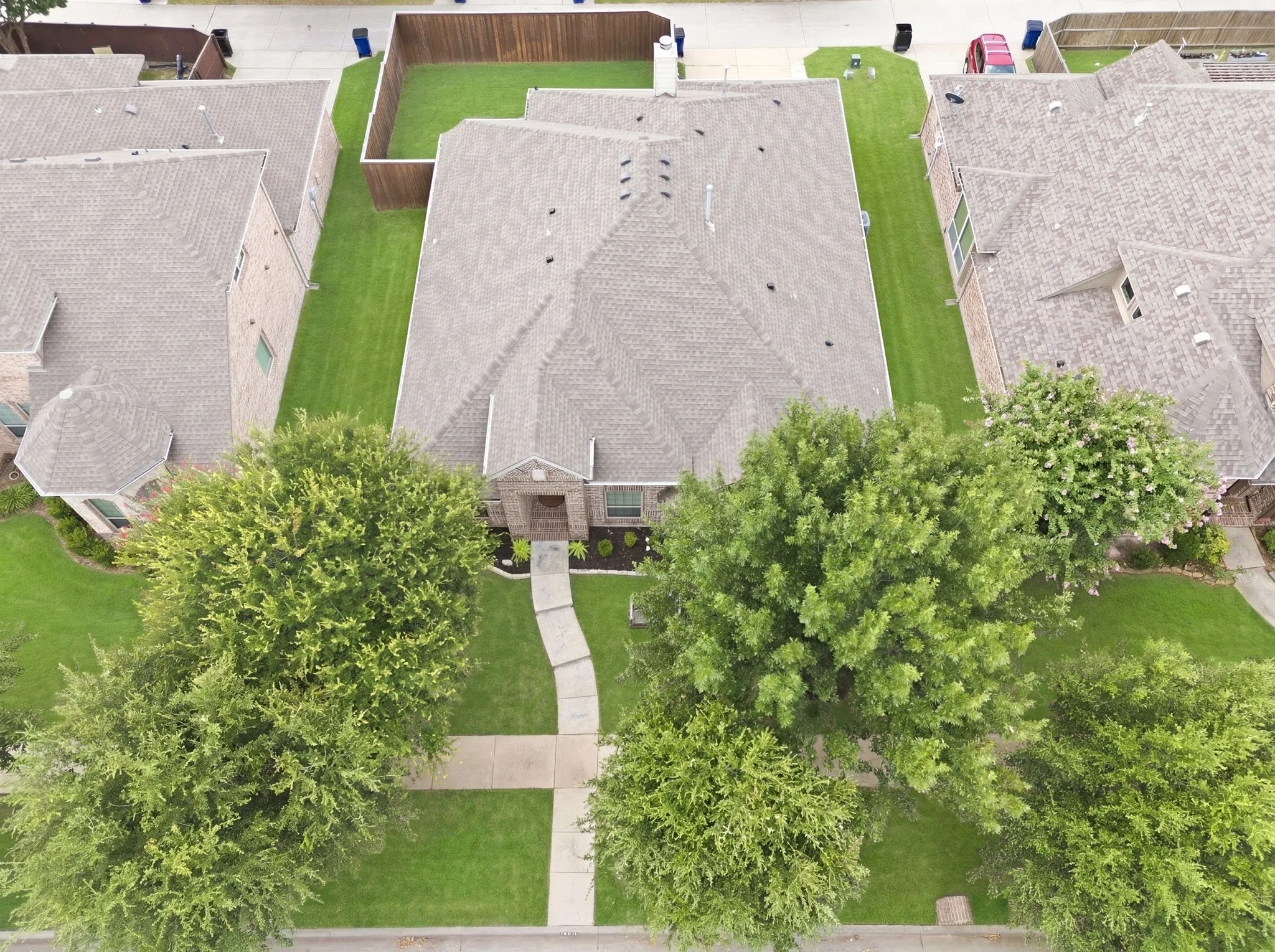 Single Family Residence For Sale in Collin County , 15841 River Glen Drive, Frisco, Texas 75035, 4 Bedroom, 3 Bathroom, 2 Garage spaces, 2,339 Sqft, built in 2011, mls#21338010, Real Estate Agent in Frisco, Homes For Sale in Collin county, Homes For Sale in Frisco, Realtor in Frisco Texas, Real Estate Brokerage Independent Realty Texas, Luminita Cordes Realtor