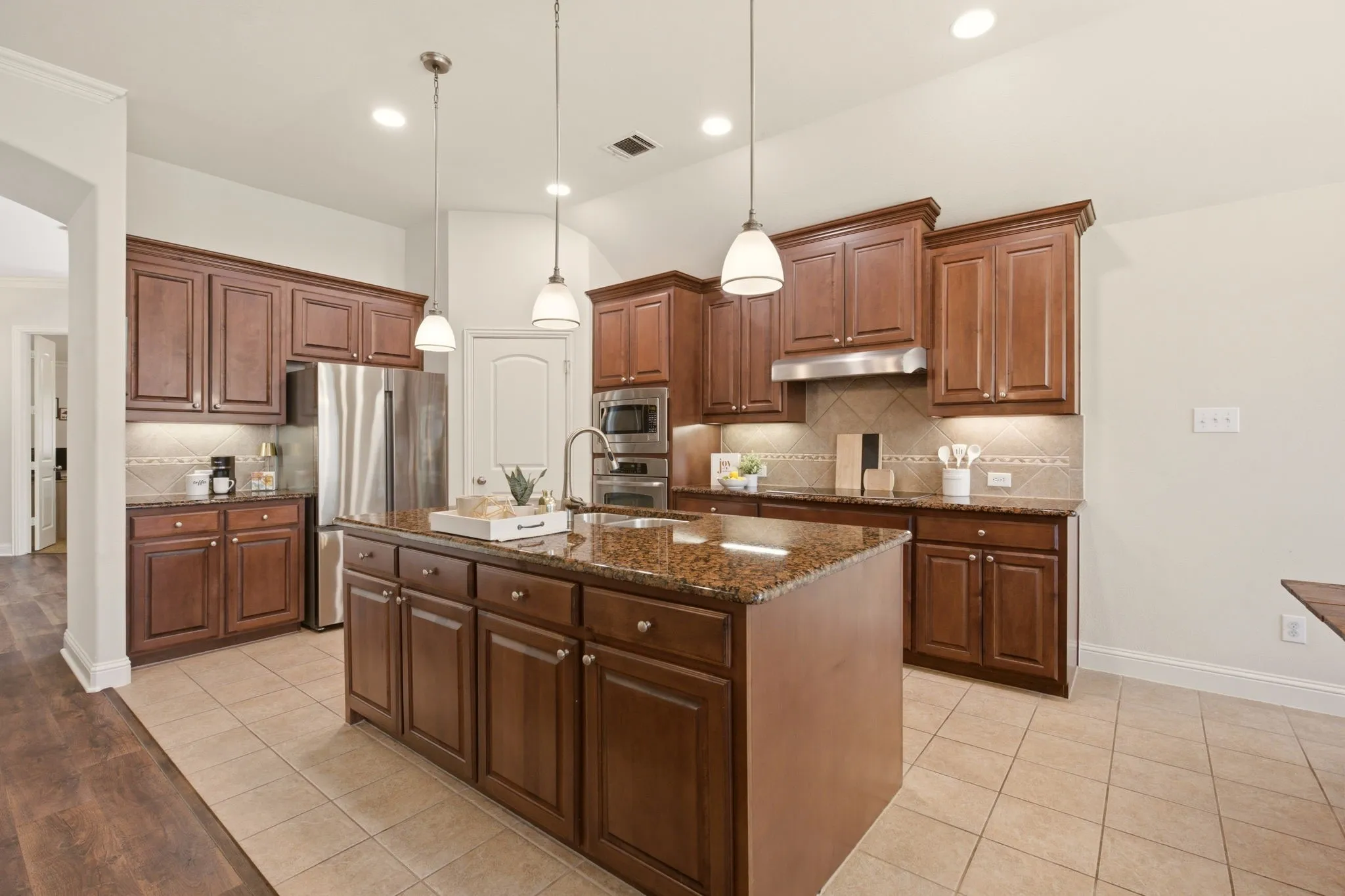Single Family Residence For Sale in Collin County , 15841 River Glen Drive, Frisco, Texas 75035, 4 Bedroom, 3 Bathroom, 2 Garage spaces, 2,339 Sqft, built in 2011, mls#21338010, Real Estate Agent in Frisco, Homes For Sale in Collin county, Homes For Sale in Frisco, Realtor in Frisco Texas, Real Estate Brokerage Independent Realty Texas, Luminita Cordes Realtor