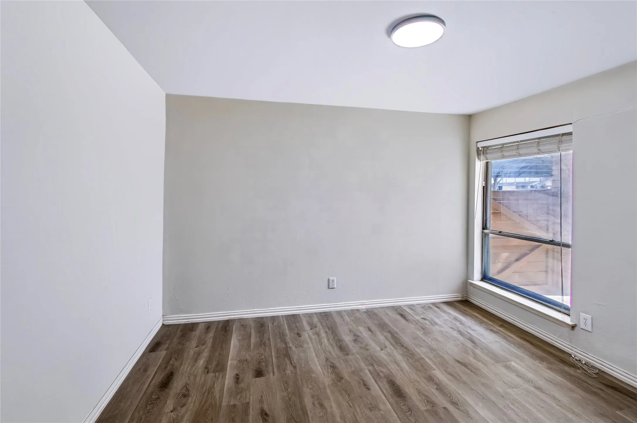 Condominium For Sale in Dallas County , 3045 Park Lane 1071, Dallas, Texas 75220, 2 Bedroom, 2 Bathroom, Garage spaces, 969 Sqft, built in 1969, mls#21340145, Real Estate Agent in Dallas, Homes For Sale in Dallas county, Homes For Sale in Dallas, Realtor in Dallas Texas, Real Estate Brokerage Independent Realty Texas, Luminita Cordes Realtor