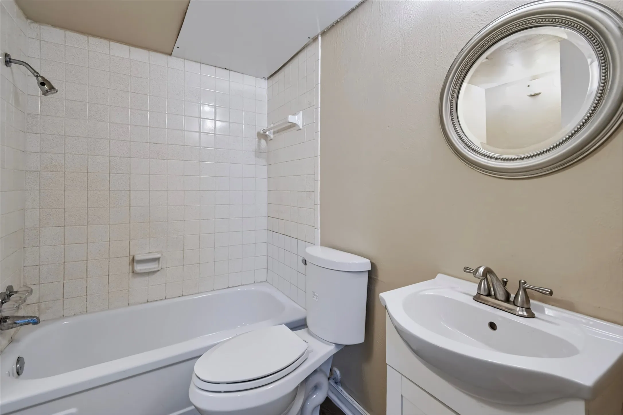 Condominium For Sale in Dallas County , 3045 Park Lane 1071, Dallas, Texas 75220, 2 Bedroom, 2 Bathroom, Garage spaces, 969 Sqft, built in 1969, mls#21340145, Real Estate Agent in Dallas, Homes For Sale in Dallas county, Homes For Sale in Dallas, Realtor in Dallas Texas, Real Estate Brokerage Independent Realty Texas, Luminita Cordes Realtor