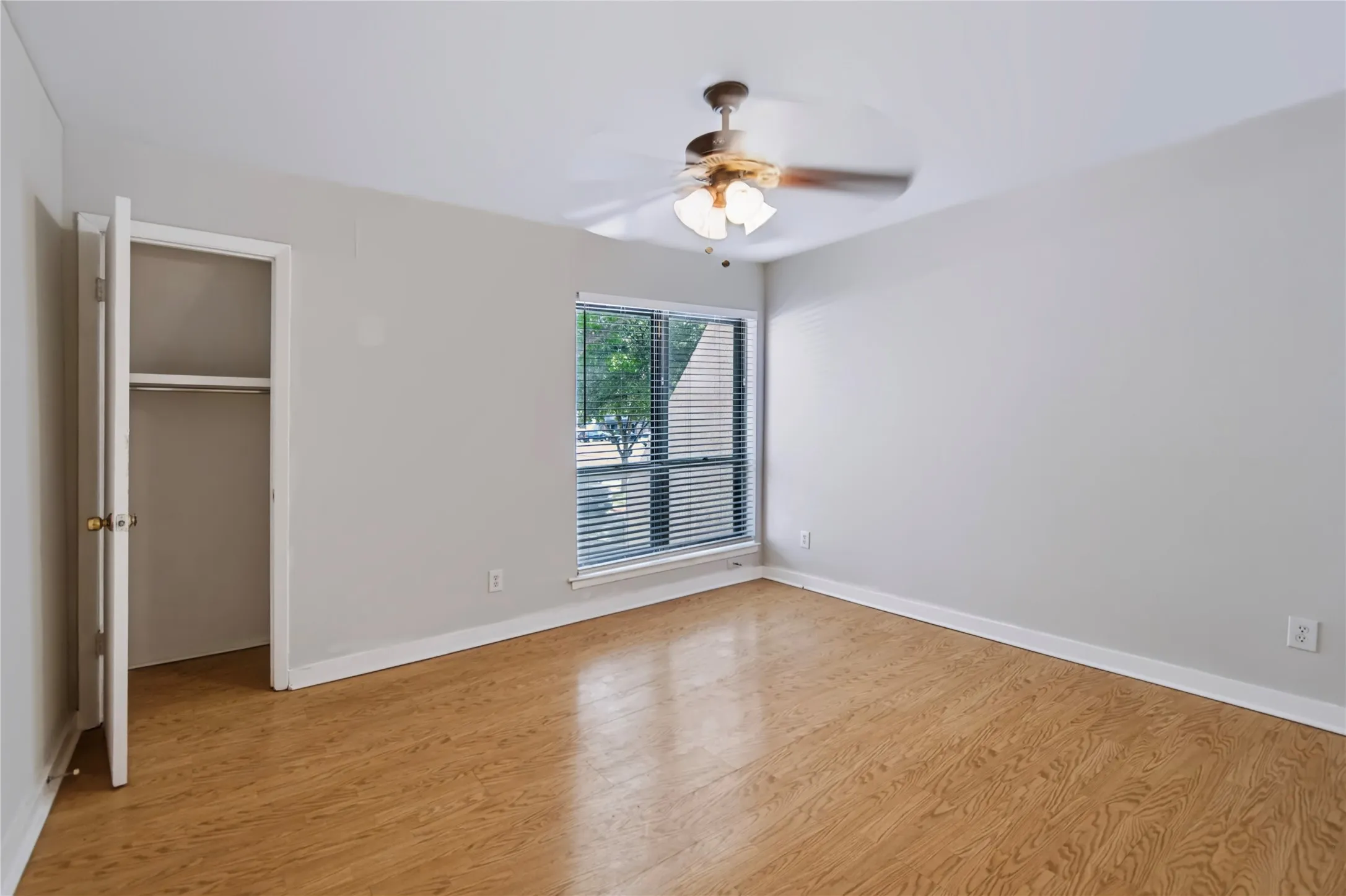 Condominium For Sale in Dallas County , 3045 Park Lane 1071, Dallas, Texas 75220, 2 Bedroom, 2 Bathroom, Garage spaces, 969 Sqft, built in 1969, mls#21340145, Real Estate Agent in Dallas, Homes For Sale in Dallas county, Homes For Sale in Dallas, Realtor in Dallas Texas, Real Estate Brokerage Independent Realty Texas, Luminita Cordes Realtor