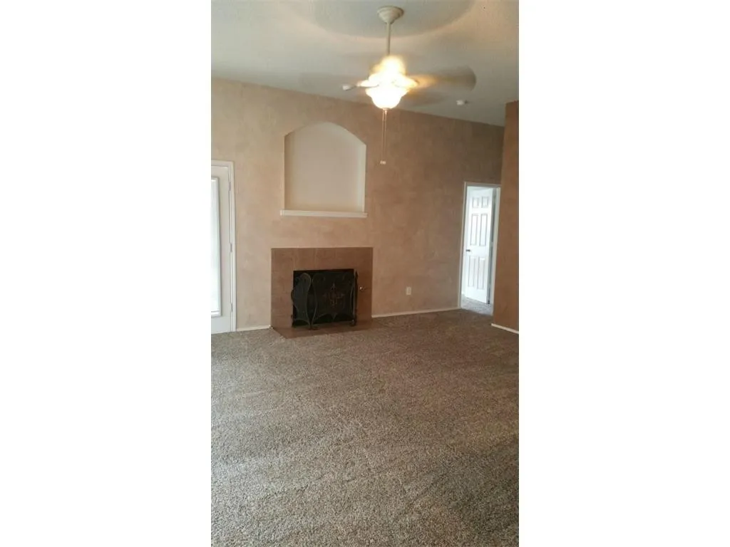 Single Family Residence For Rent in Collin County , 9840 Hedge Bell Drive, Mc Kinney, Texas 75072, 3 Bedroom, 2 Bathroom, 2 Garage spaces, 1,732 Sqft, built in 2004, mls#21341474, Real Estate Agent in Mc Kinney, Homes For Rent in Collin county, Homes For Rent in Mc Kinney, Realtor in Mc Kinney Texas, Real Estate Brokerage Independent Realty Texas, Luminita Cordes Realtor