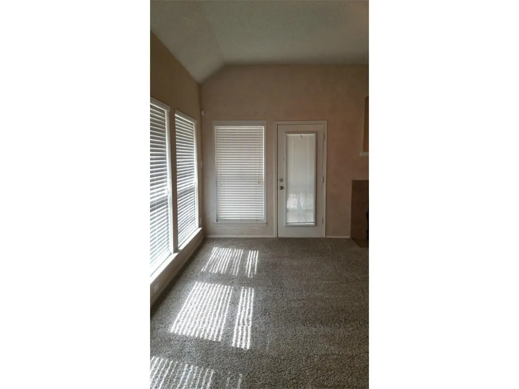 Single Family Residence For Rent in Collin County , 9840 Hedge Bell Drive, Mc Kinney, Texas 75072, 3 Bedroom, 2 Bathroom, 2 Garage spaces, 1,732 Sqft, built in 2004, mls#21341474, Real Estate Agent in Mc Kinney, Homes For Rent in Collin county, Homes For Rent in Mc Kinney, Realtor in Mc Kinney Texas, Real Estate Brokerage Independent Realty Texas, Luminita Cordes Realtor