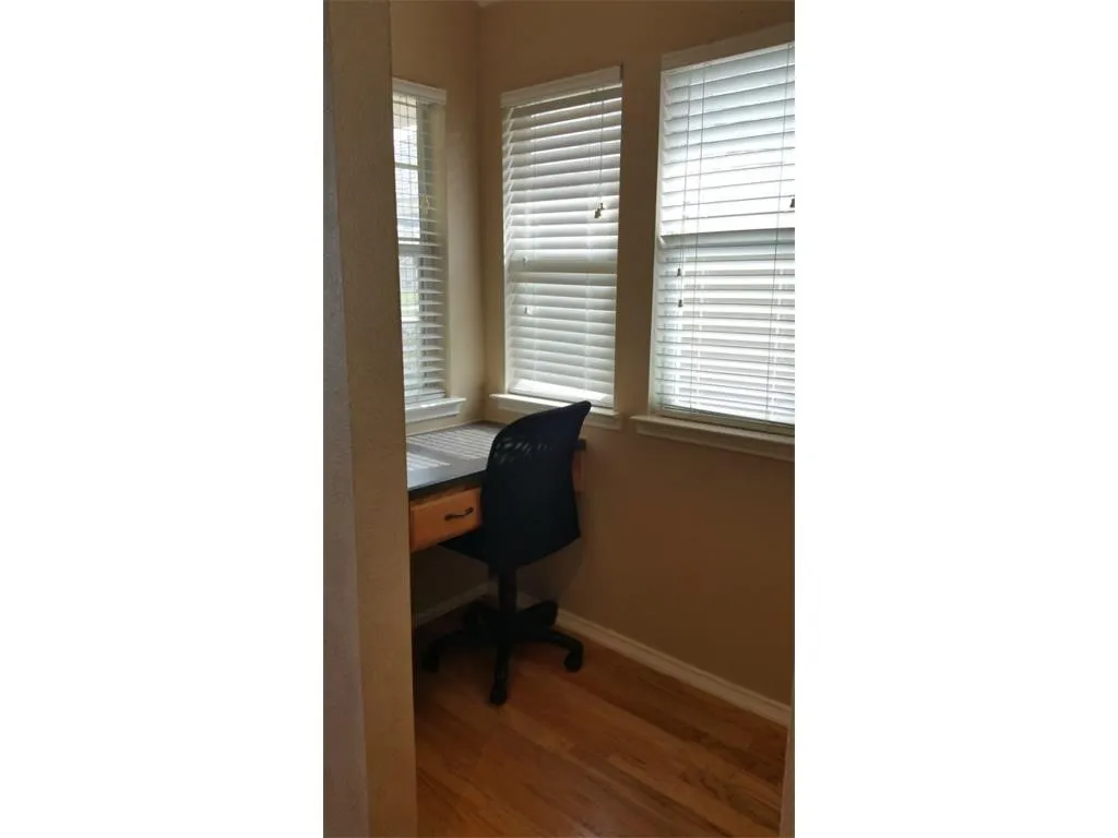Single Family Residence For Rent in Collin County , 9840 Hedge Bell Drive, Mc Kinney, Texas 75072, 3 Bedroom, 2 Bathroom, 2 Garage spaces, 1,732 Sqft, built in 2004, mls#21341474, Real Estate Agent in Mc Kinney, Homes For Rent in Collin county, Homes For Rent in Mc Kinney, Realtor in Mc Kinney Texas, Real Estate Brokerage Independent Realty Texas, Luminita Cordes Realtor