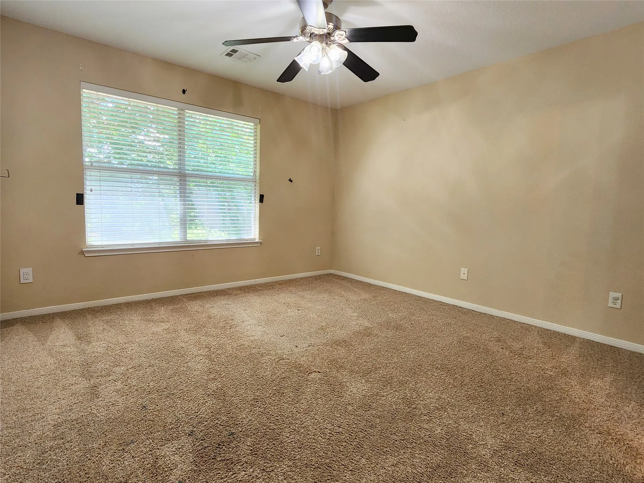 2nd floor: Bedroom 4 (2nd master with private full bathroom)
