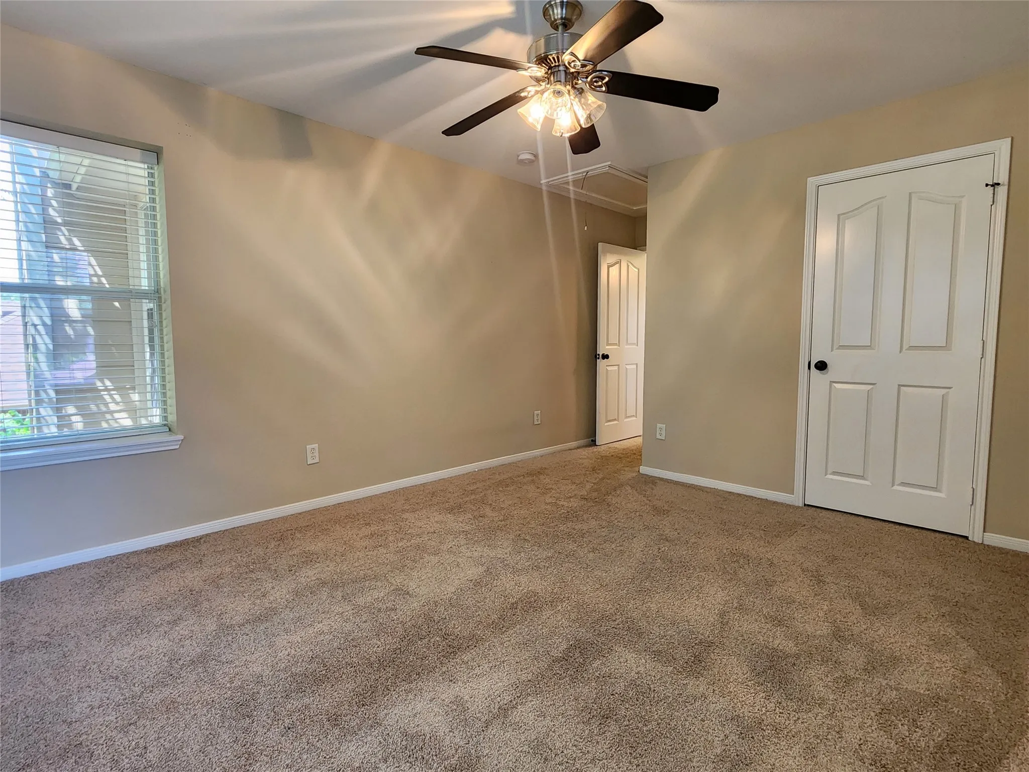 2nd floor: Bedroom 3
