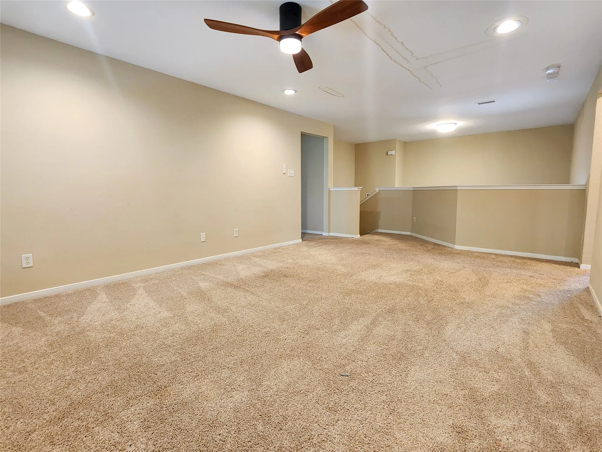 2nd floor: family room/loft