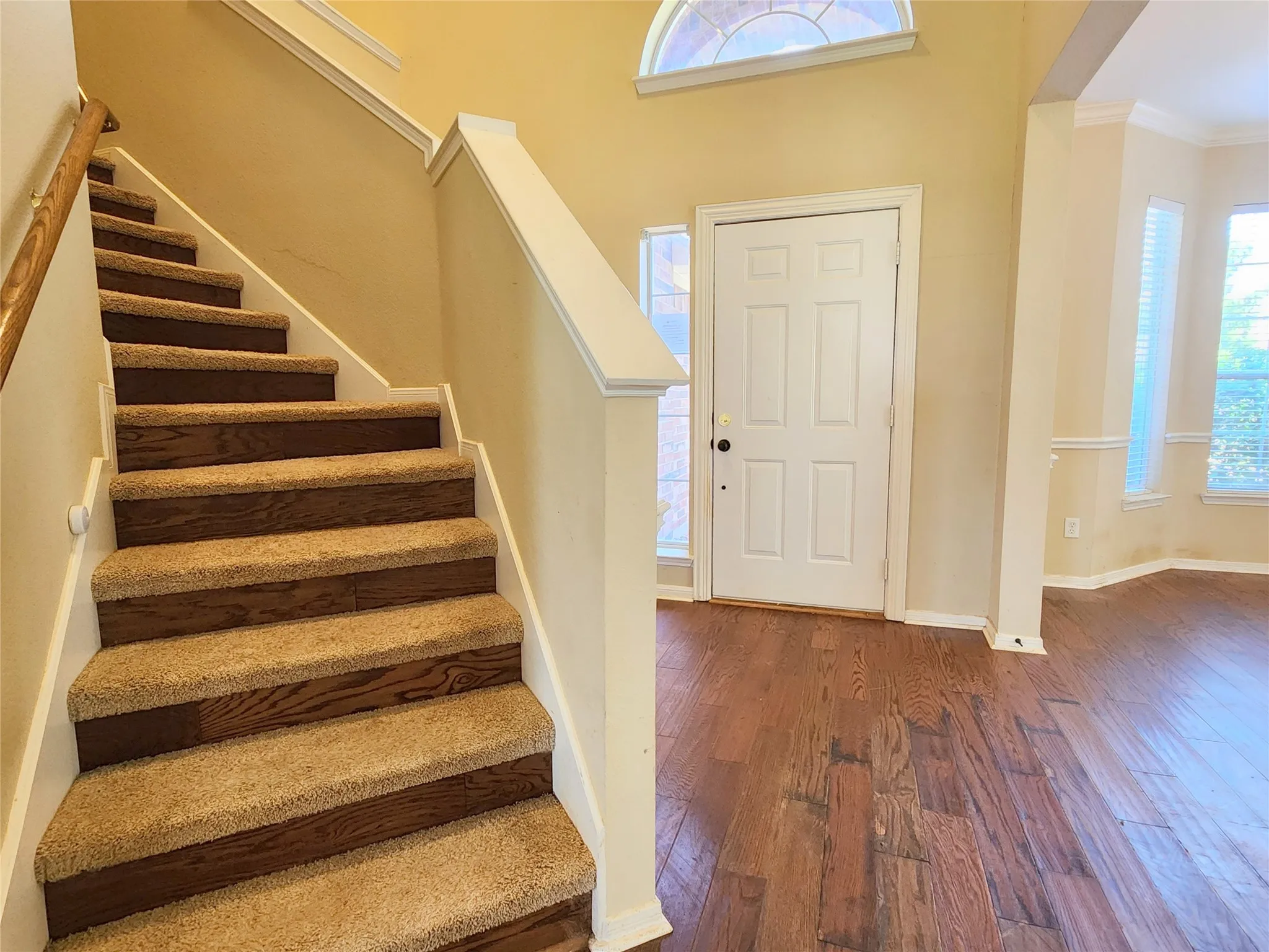1st floor: Stairs to 2nd floor