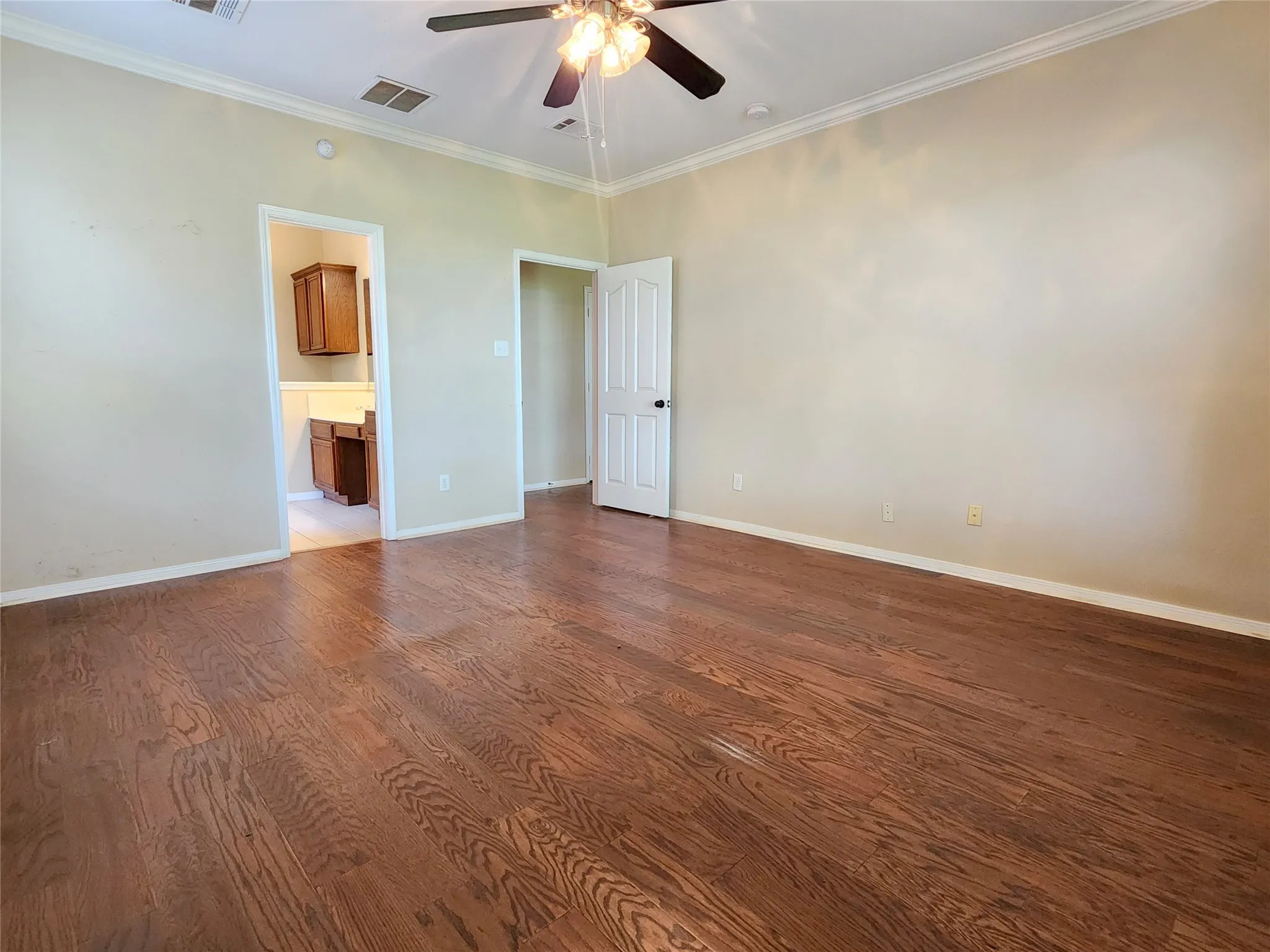 1st floor: Master Bedroom