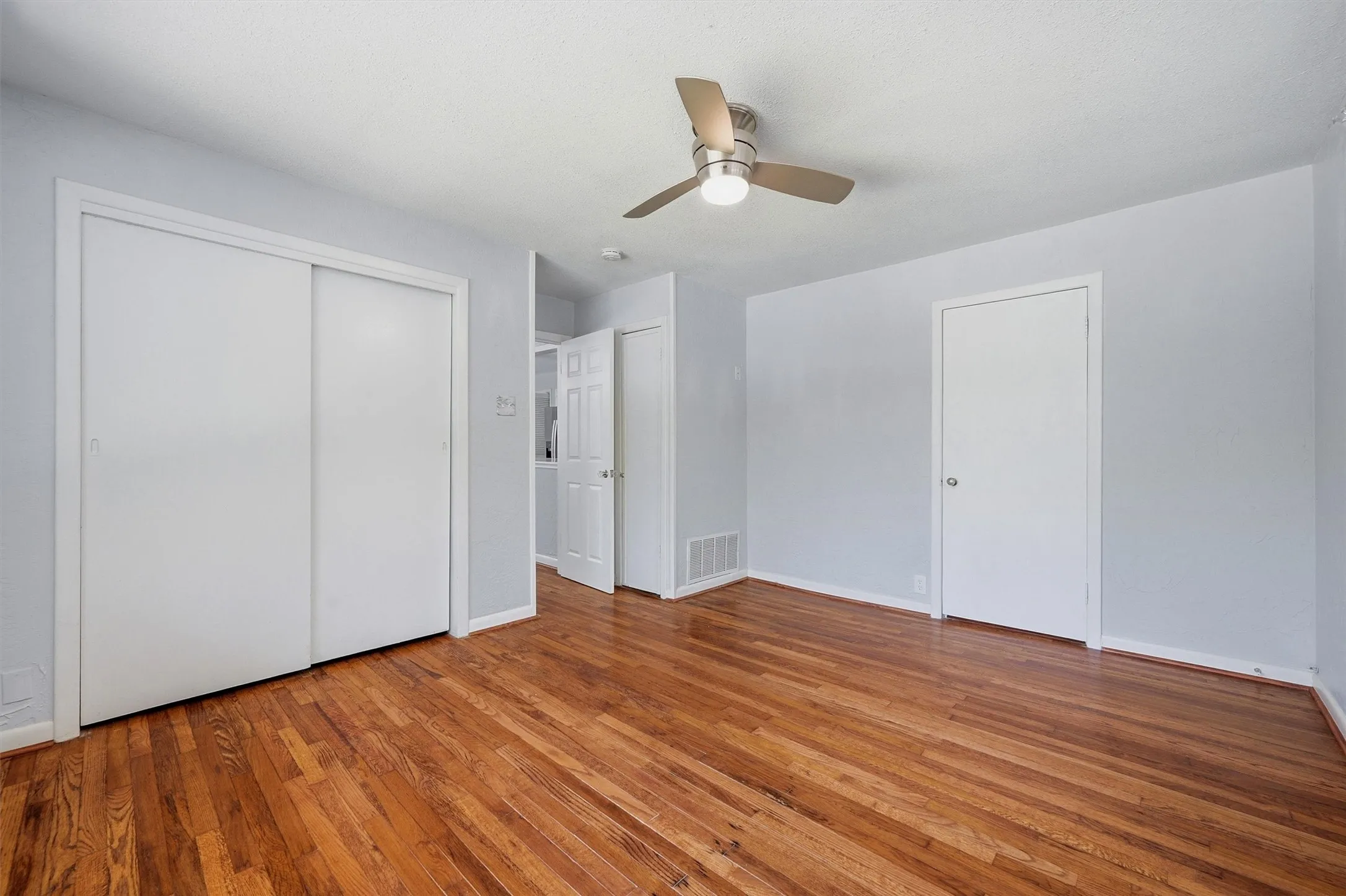 Single Family Residence For Rent in Grayson County , 101 Lakewood Lane, Pottsboro, Texas 75076, 2 Bedroom, 2 Bathroom, Garage spaces, 1,230 Sqft, built in 1958, mls#21338658, Real Estate Agent in Pottsboro, Homes For Rent in Grayson county, Homes For Rent in Pottsboro, Realtor in Pottsboro Texas, Real Estate Brokerage Independent Realty Texas, Luminita Cordes Realtor
