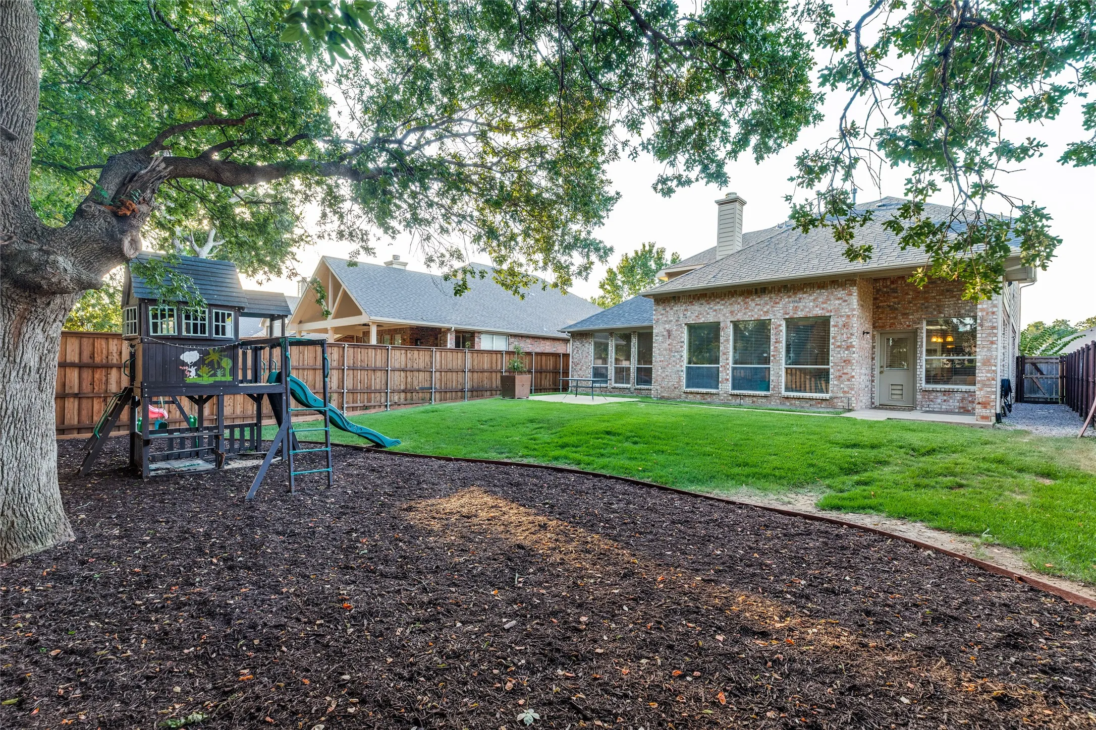 Single Family Residence For Sale in Denton County , 1706 Tealwood Lane, Corinth, Texas 76210, 4 Bedroom, 4 Bathroom, 2 Garage spaces, 2,743 Sqft, built in 1999, mls#21341997, Real Estate Agent in Corinth, Homes For Sale in Denton county, Homes For Sale in Corinth, Realtor in Corinth Texas, Real Estate Brokerage Independent Realty Texas, Luminita Cordes Realtor