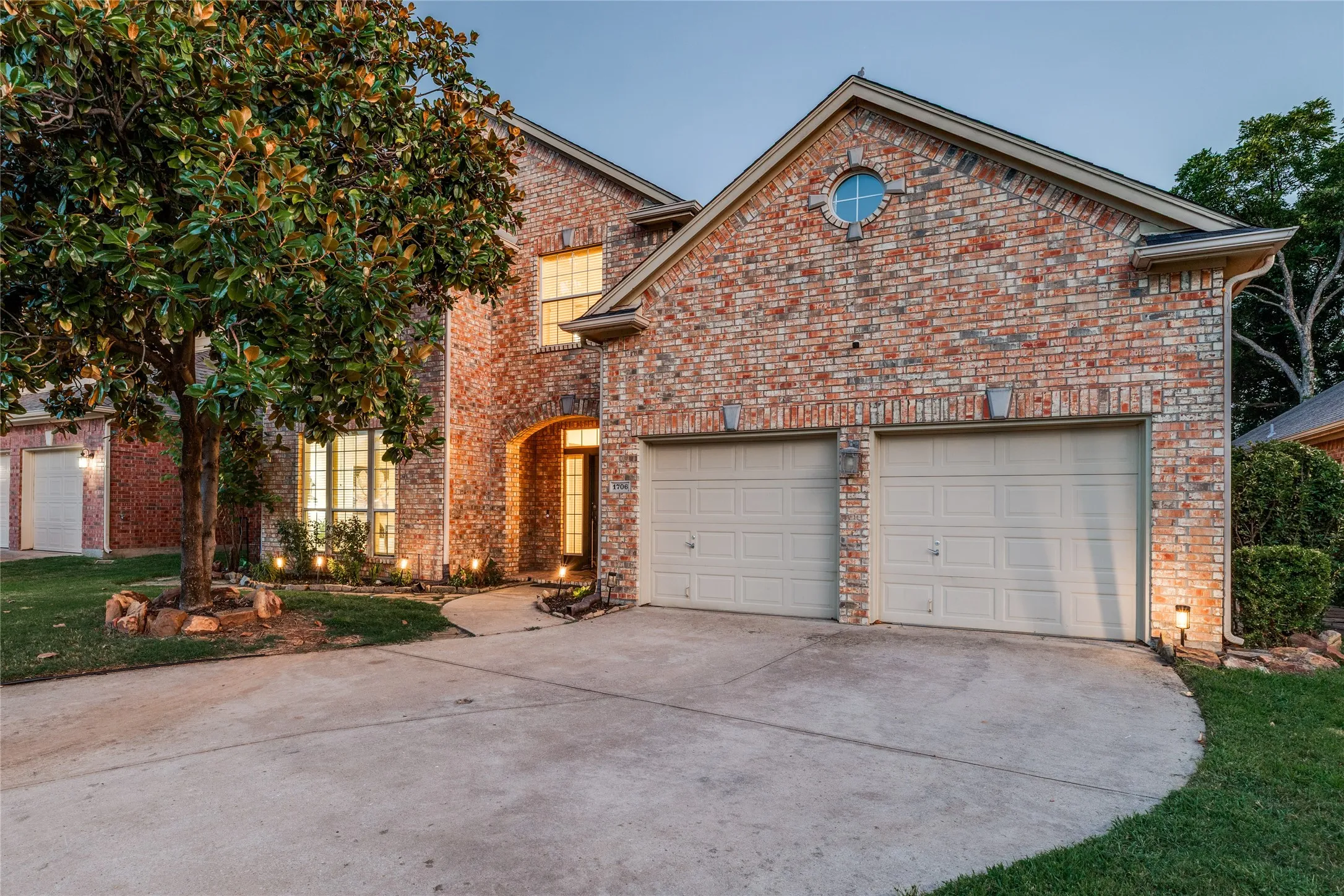 Single Family Residence For Sale in Denton County , 1706 Tealwood Lane, Corinth, Texas 76210, 4 Bedroom, 4 Bathroom, 2 Garage spaces, 2,743 Sqft, built in 1999, mls#21341997, Real Estate Agent in Corinth, Homes For Sale in Denton county, Homes For Sale in Corinth, Realtor in Corinth Texas, Real Estate Brokerage Independent Realty Texas, Luminita Cordes Realtor