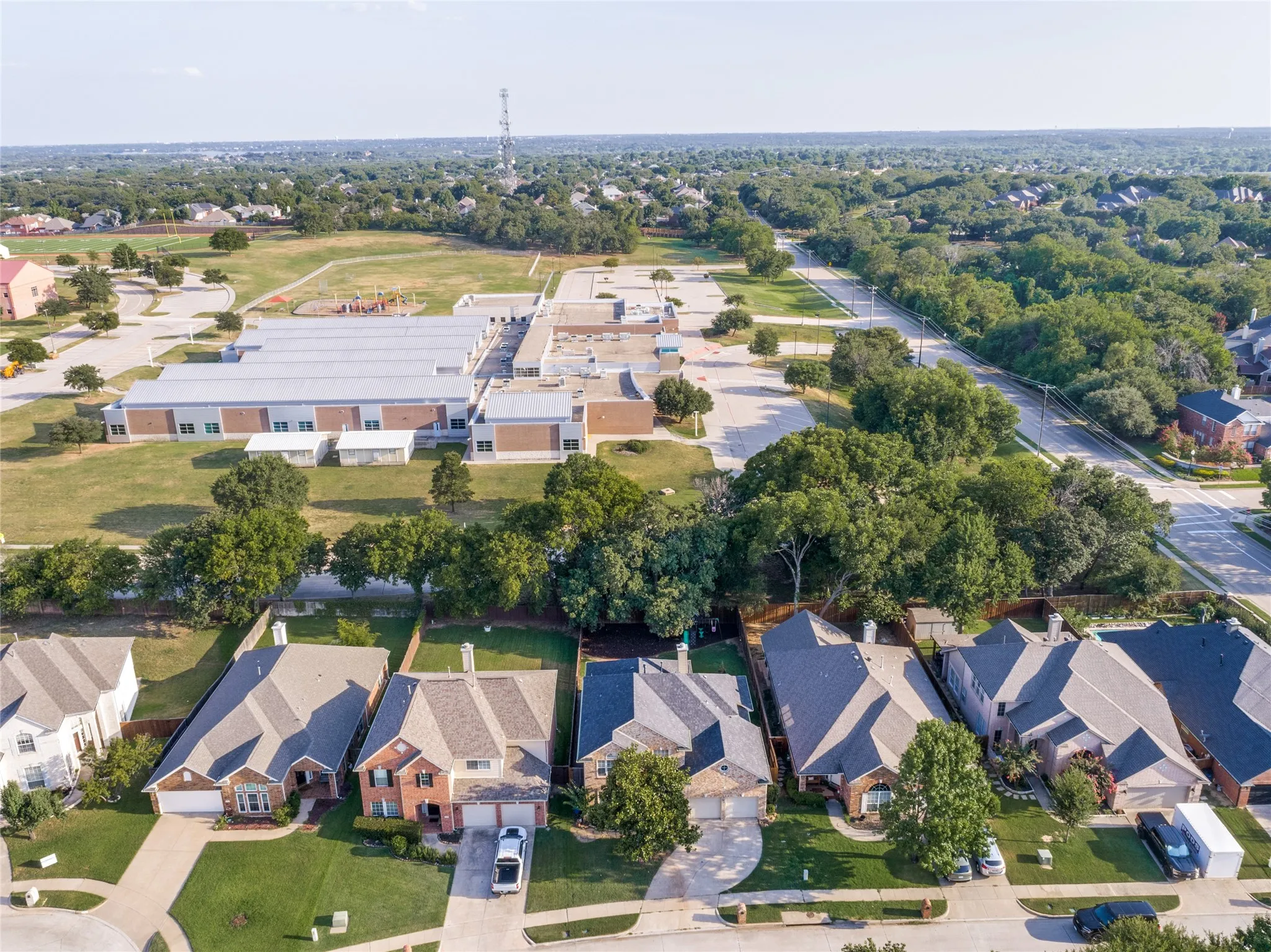 Single Family Residence For Sale in Denton County , 1706 Tealwood Lane, Corinth, Texas 76210, 4 Bedroom, 4 Bathroom, 2 Garage spaces, 2,743 Sqft, built in 1999, mls#21341997, Real Estate Agent in Corinth, Homes For Sale in Denton county, Homes For Sale in Corinth, Realtor in Corinth Texas, Real Estate Brokerage Independent Realty Texas, Luminita Cordes Realtor