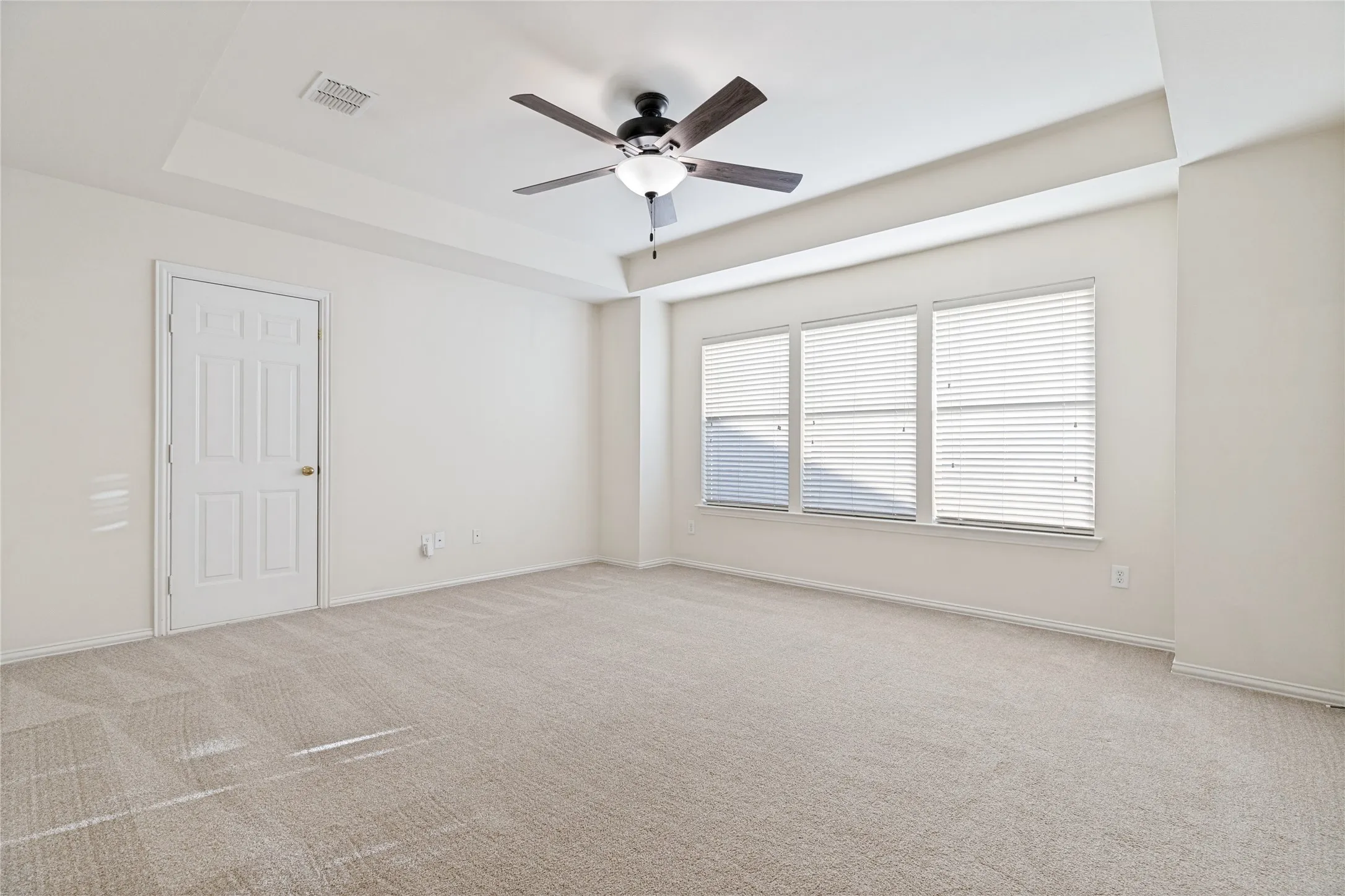 Single Family Residence For Sale in Denton County , 1706 Tealwood Lane, Corinth, Texas 76210, 4 Bedroom, 4 Bathroom, 2 Garage spaces, 2,743 Sqft, built in 1999, mls#21341997, Real Estate Agent in Corinth, Homes For Sale in Denton county, Homes For Sale in Corinth, Realtor in Corinth Texas, Real Estate Brokerage Independent Realty Texas, Luminita Cordes Realtor