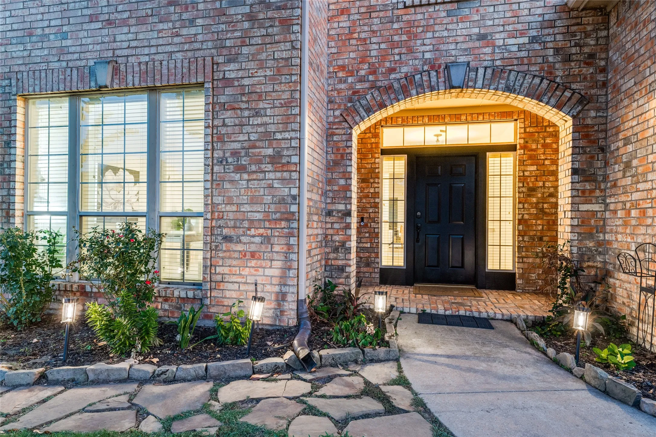 Single Family Residence For Sale in Denton County , 1706 Tealwood Lane, Corinth, Texas 76210, 4 Bedroom, 4 Bathroom, 2 Garage spaces, 2,743 Sqft, built in 1999, mls#21341997, Real Estate Agent in Corinth, Homes For Sale in Denton county, Homes For Sale in Corinth, Realtor in Corinth Texas, Real Estate Brokerage Independent Realty Texas, Luminita Cordes Realtor
