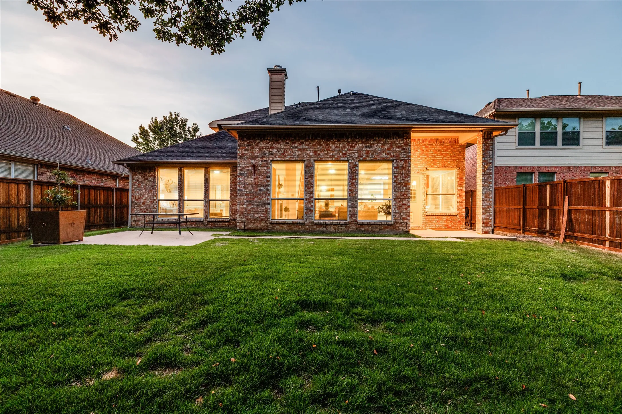 Single Family Residence For Sale in Denton County , 1706 Tealwood Lane, Corinth, Texas 76210, 4 Bedroom, 4 Bathroom, 2 Garage spaces, 2,743 Sqft, built in 1999, mls#21341997, Real Estate Agent in Corinth, Homes For Sale in Denton county, Homes For Sale in Corinth, Realtor in Corinth Texas, Real Estate Brokerage Independent Realty Texas, Luminita Cordes Realtor