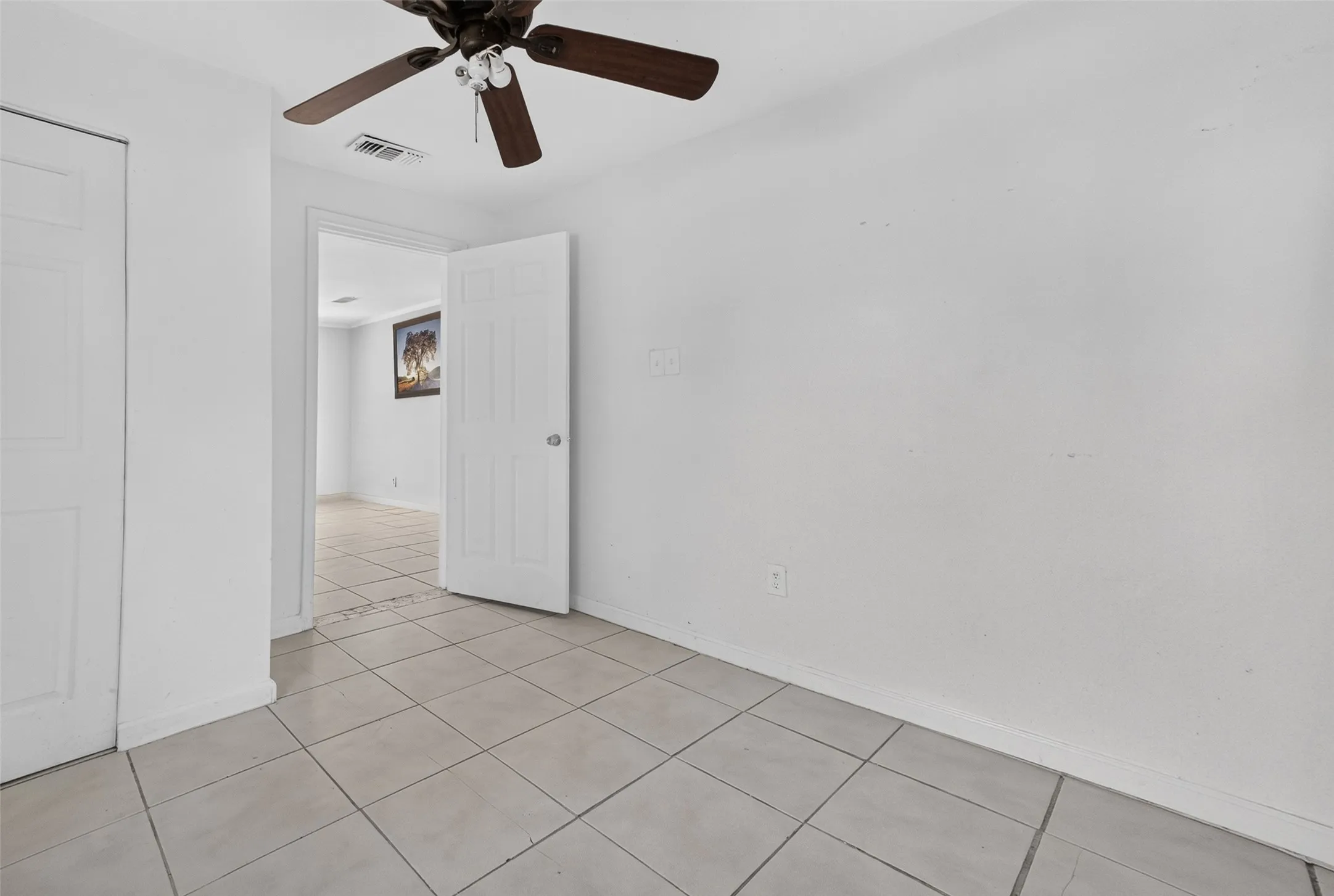 Single Family Residence For Sale in Tarrant County , 3108 Bideker Avenue, Fort Worth, Texas 76105, 4 Bedroom, 2 Bathroom, 1 Garage spaces, 1,320 Sqft, built in 1935, mls#21342180, Real Estate Agent in Fort Worth, Homes For Sale in Tarrant county, Homes For Sale in Fort Worth, Realtor in Fort Worth Texas, Real Estate Brokerage Independent Realty Texas, Luminita Cordes Realtor