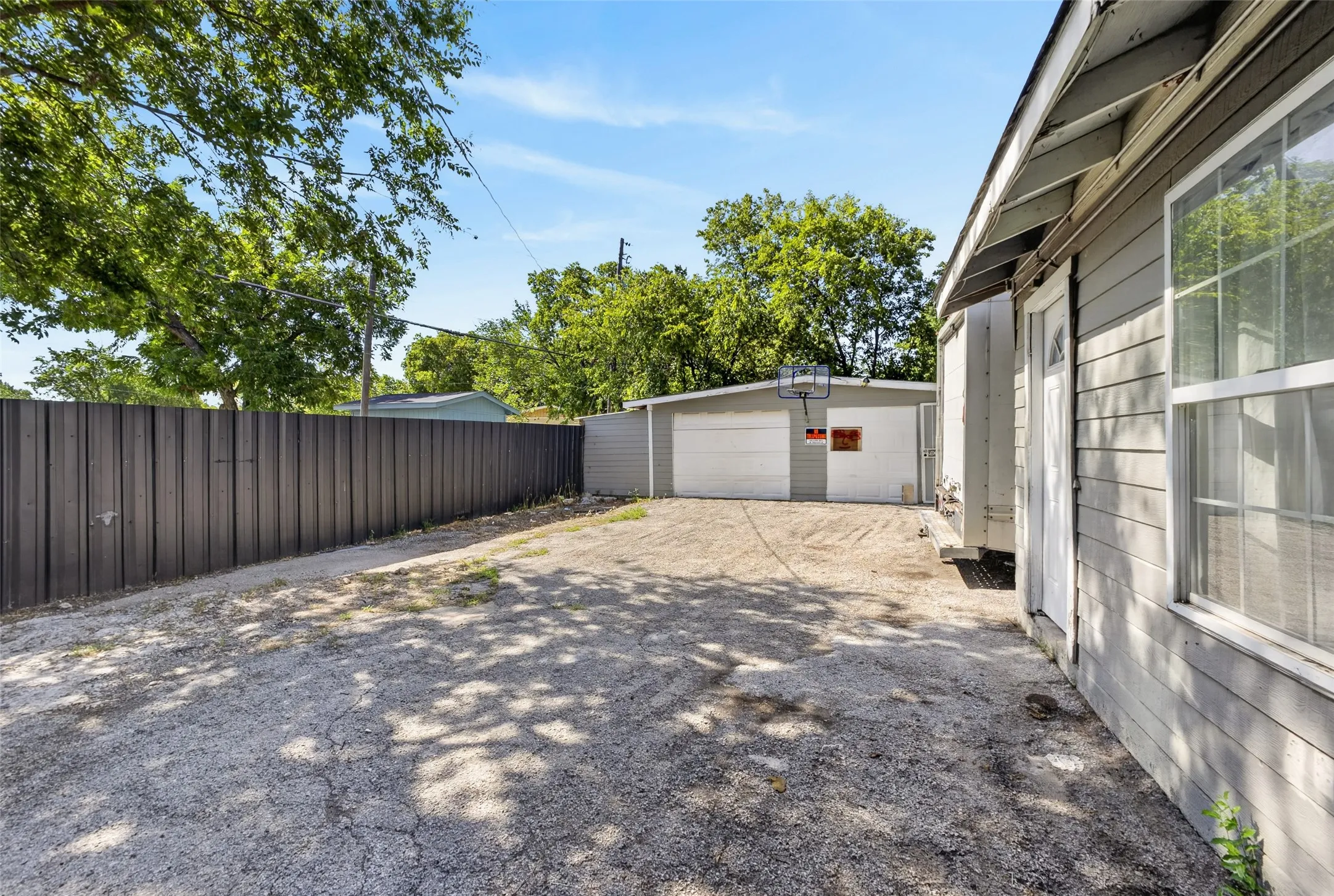 Single Family Residence For Sale in Tarrant County , 3108 Bideker Avenue, Fort Worth, Texas 76105, 4 Bedroom, 2 Bathroom, 1 Garage spaces, 1,320 Sqft, built in 1935, mls#21342180, Real Estate Agent in Fort Worth, Homes For Sale in Tarrant county, Homes For Sale in Fort Worth, Realtor in Fort Worth Texas, Real Estate Brokerage Independent Realty Texas, Luminita Cordes Realtor