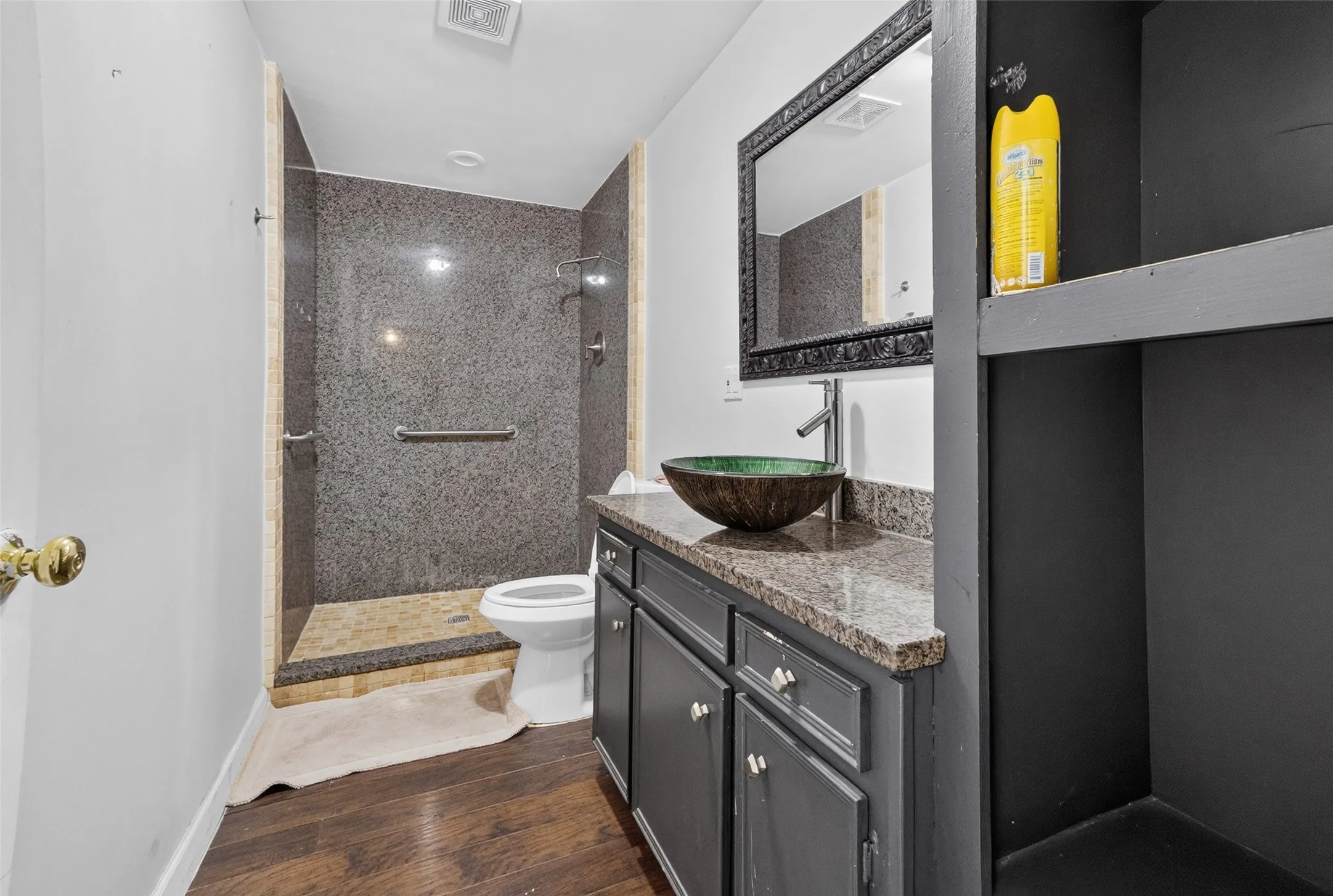 Single Family Residence For Sale in Tarrant County , 3108 Bideker Avenue, Fort Worth, Texas 76105, 4 Bedroom, 2 Bathroom, 1 Garage spaces, 1,320 Sqft, built in 1935, mls#21342180, Real Estate Agent in Fort Worth, Homes For Sale in Tarrant county, Homes For Sale in Fort Worth, Realtor in Fort Worth Texas, Real Estate Brokerage Independent Realty Texas, Luminita Cordes Realtor